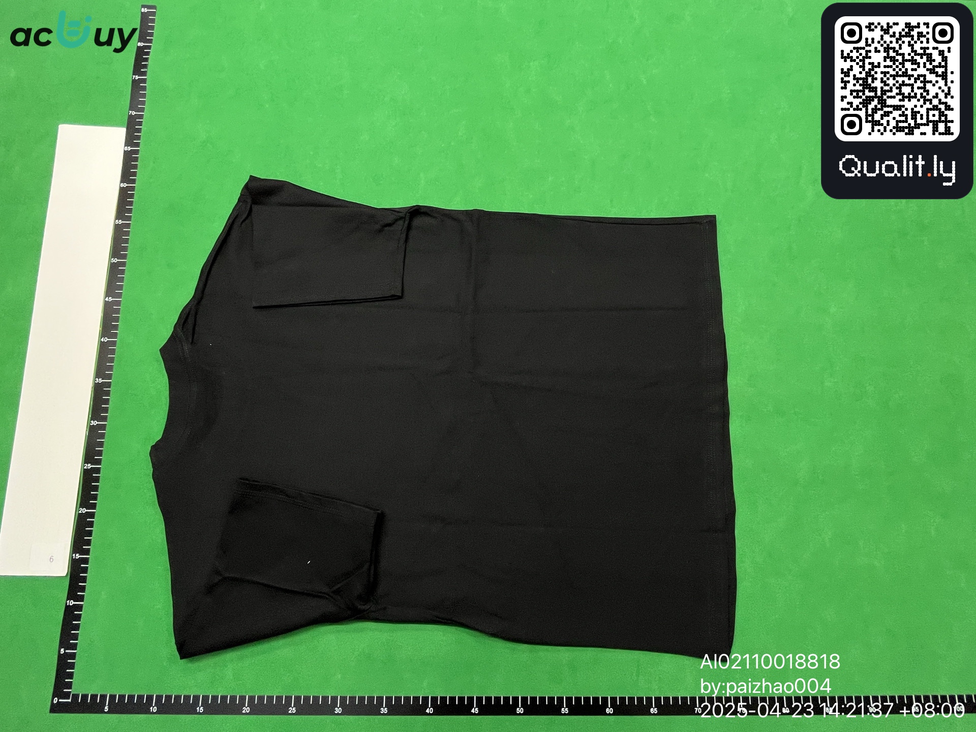 Camiseta — foto QC 2 de 12