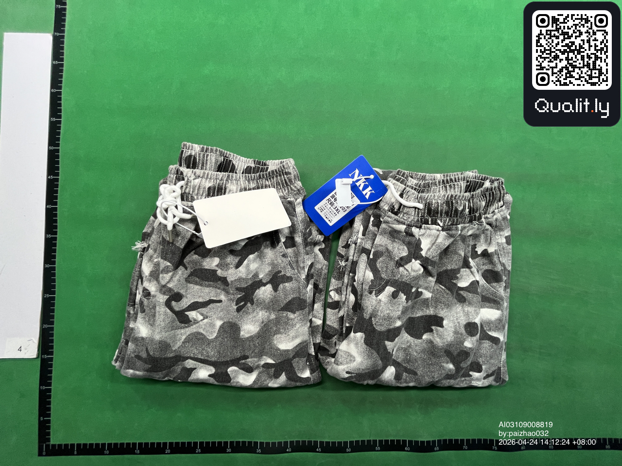 牛仔裤 QC 照片 1 / 4