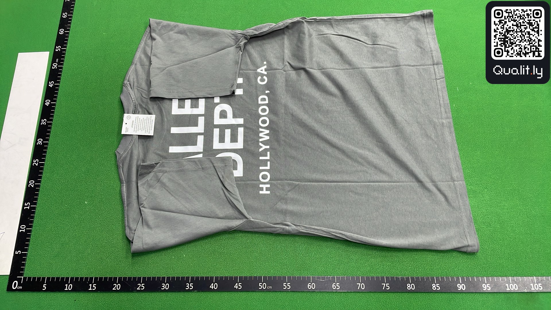 T-shirt — foto QC 3 de 28