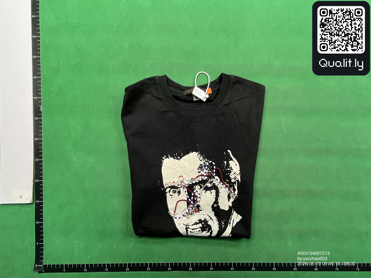 T-shirt — foto QC 1 de 10