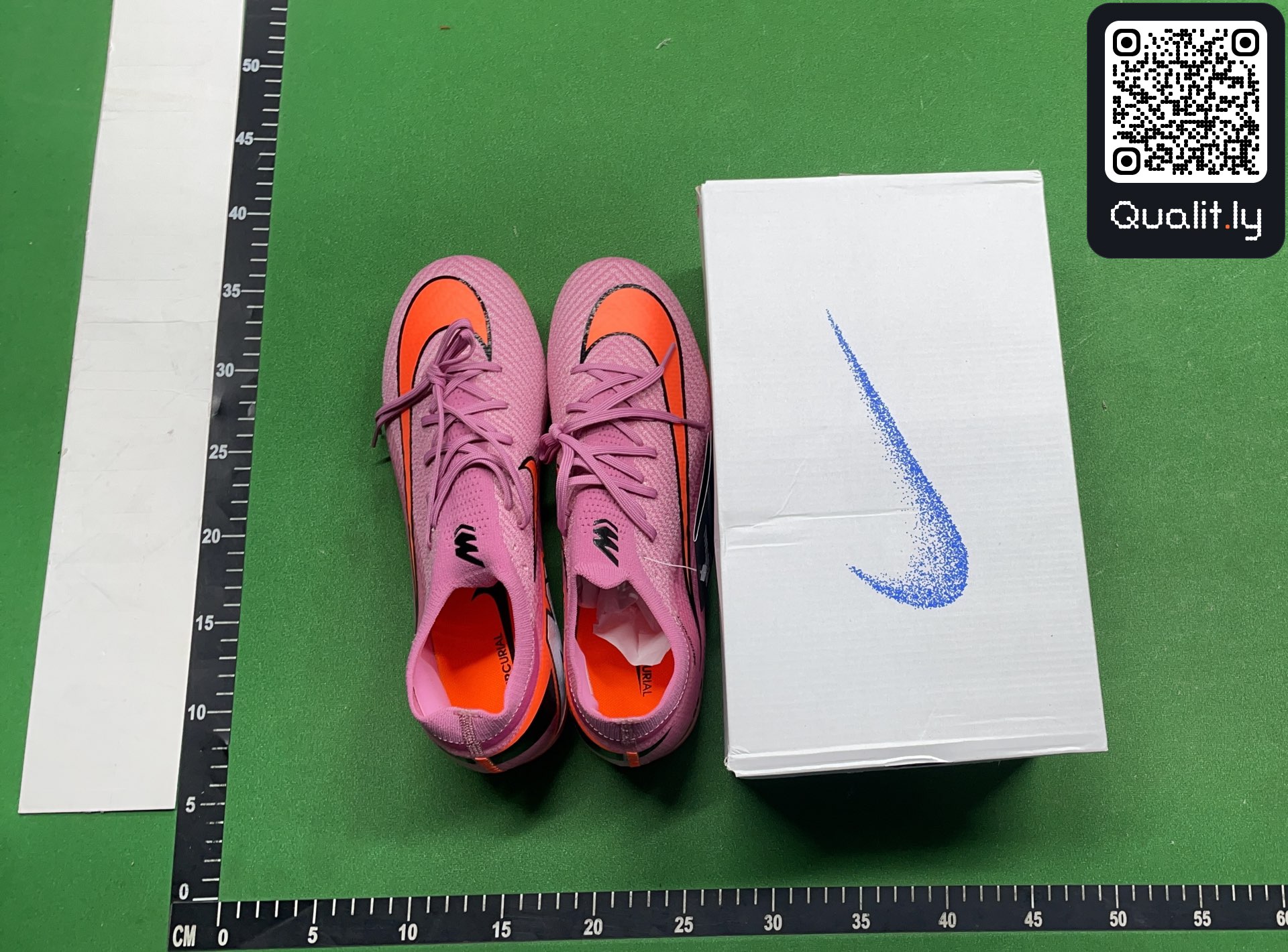 Sneakers — QC-foto 1 av 36
