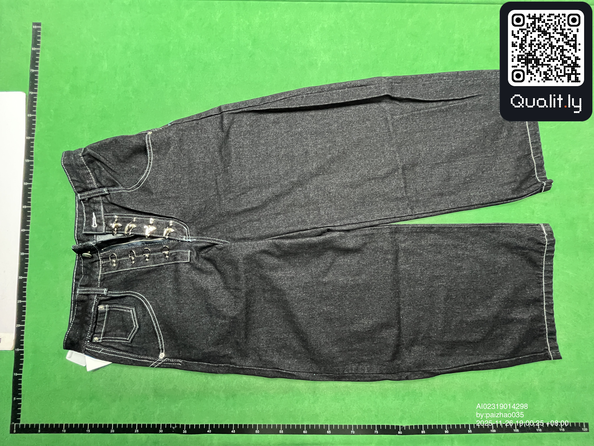 Jeans — QC-Foto 3 von 12