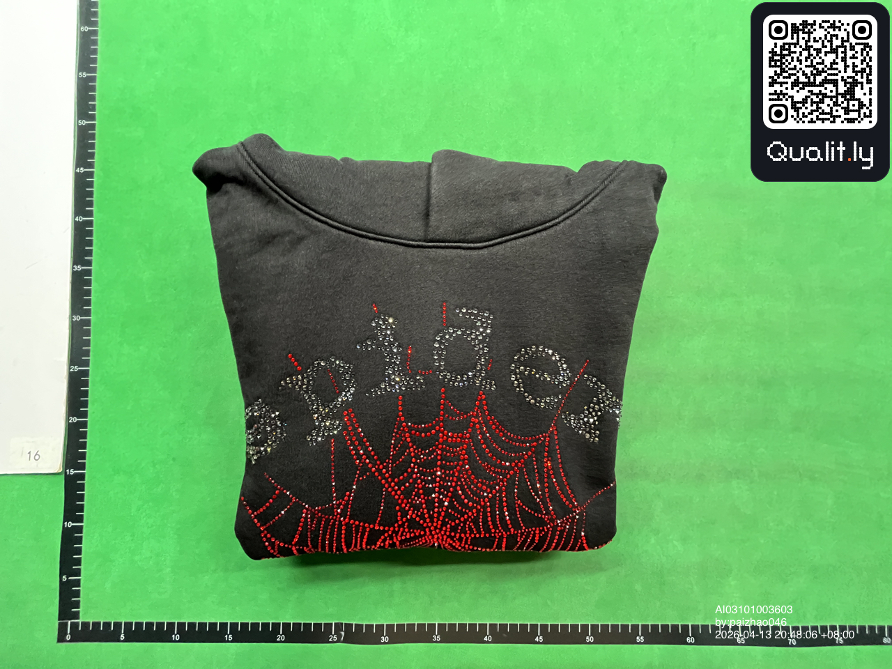 Sweater — QC-foto 1 van 8