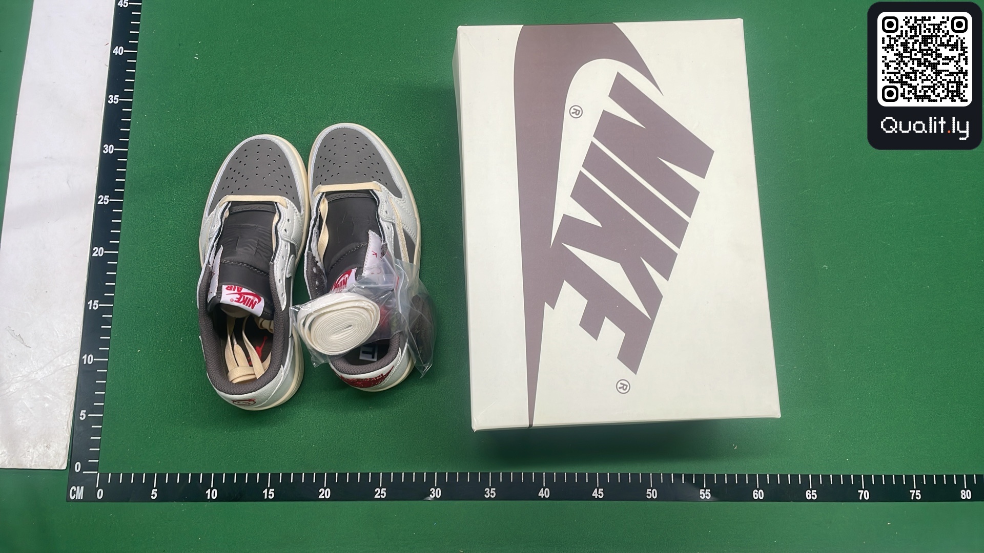 Sneakers QC photo 1 of 18