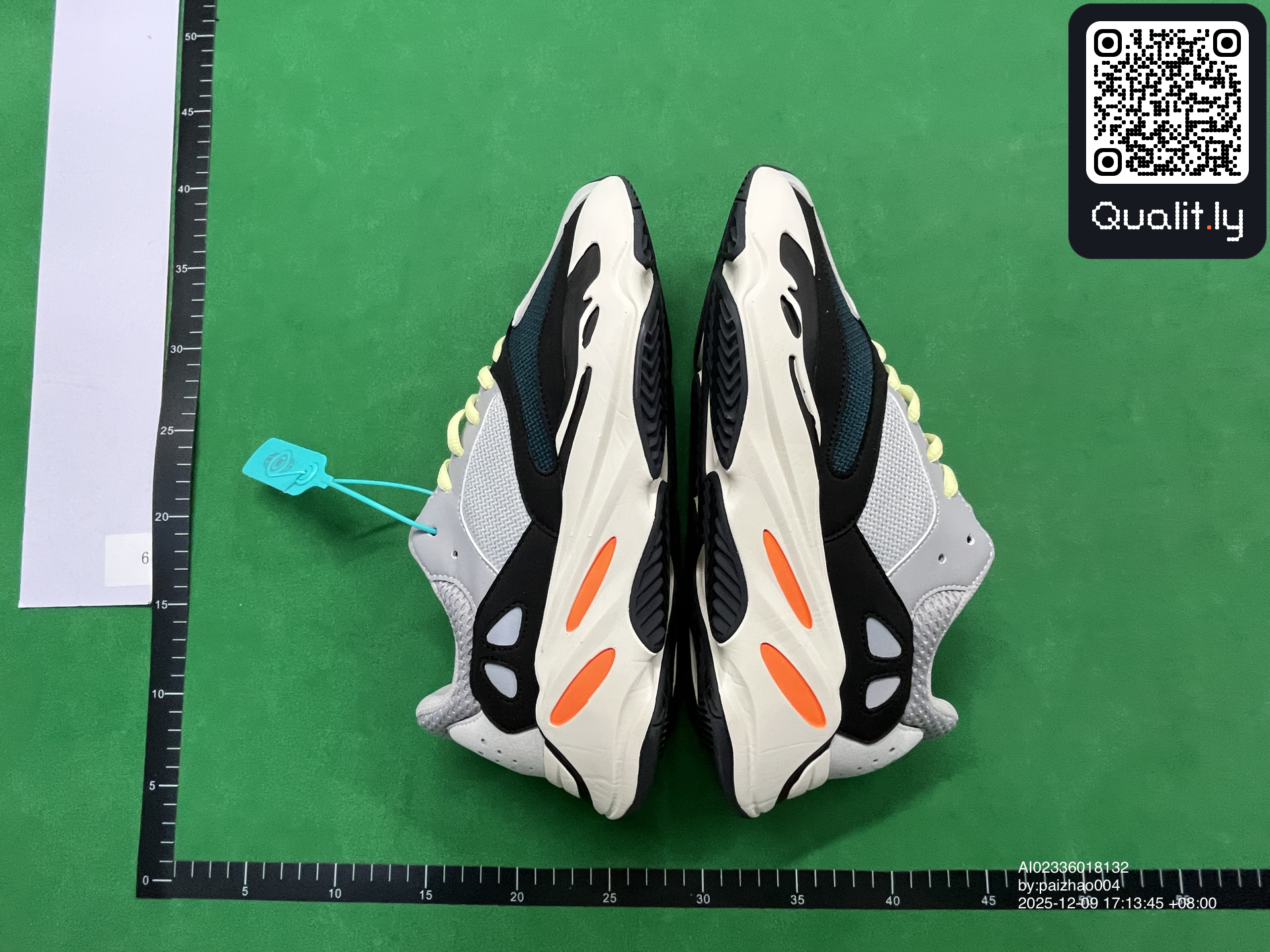 Sneakers — foto QC 2 di 10