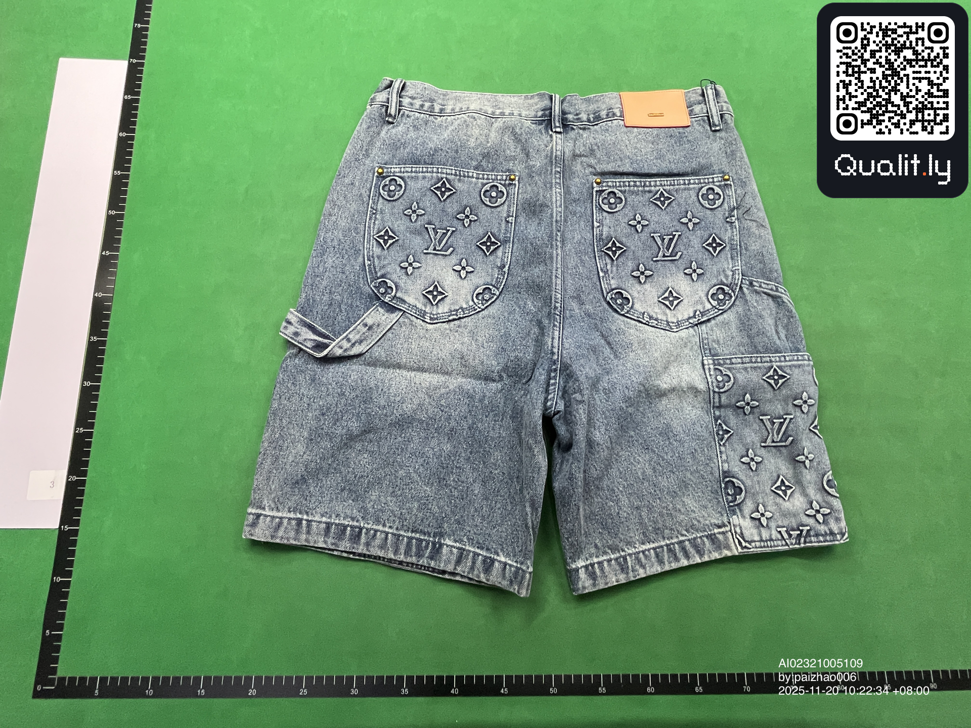 Short — photo QC 2 sur 16
