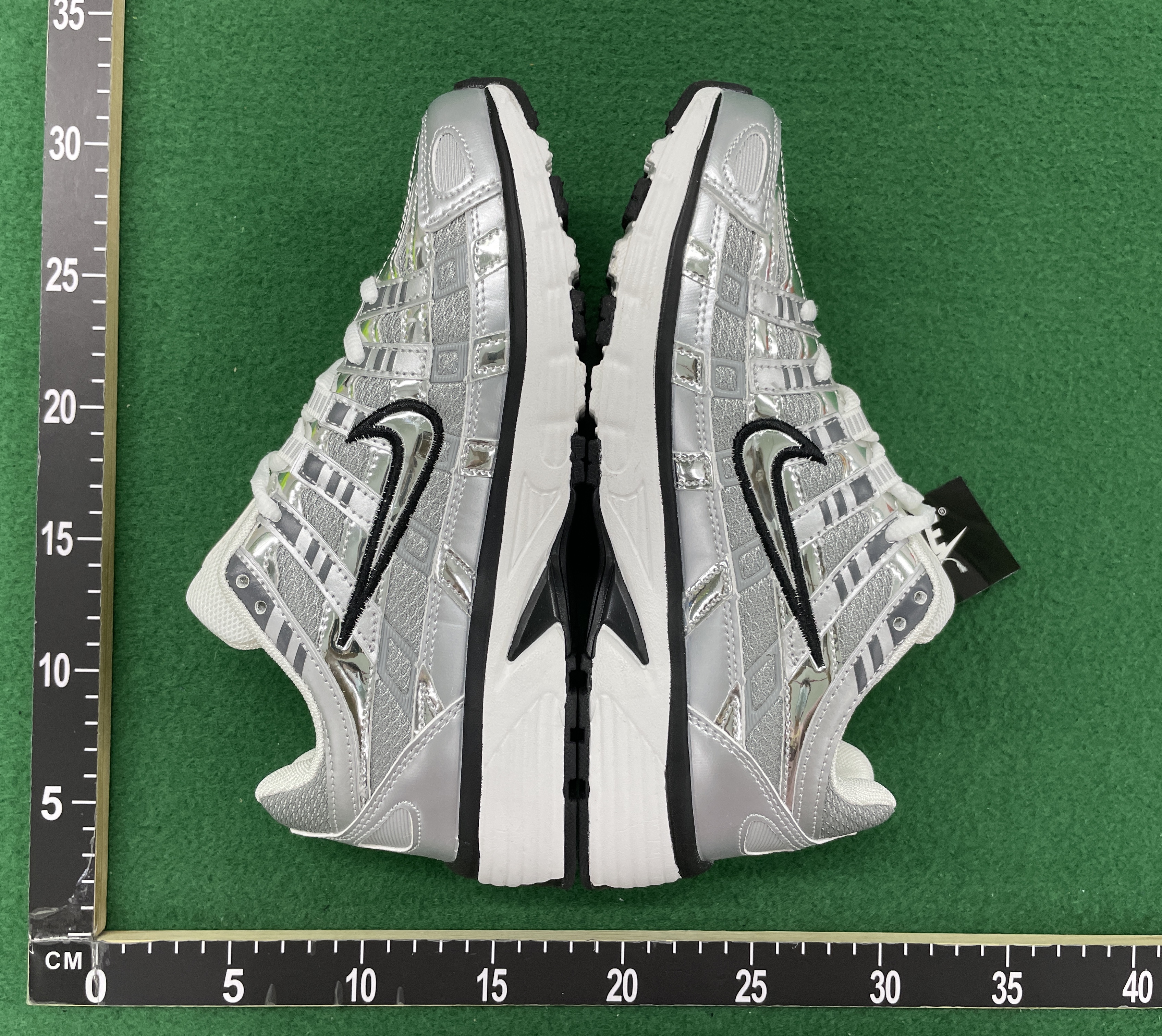 Sneakers — QC-foto 3 av 8