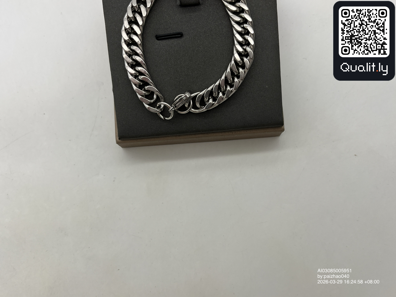Schmuck — QC-Foto 2 von 13