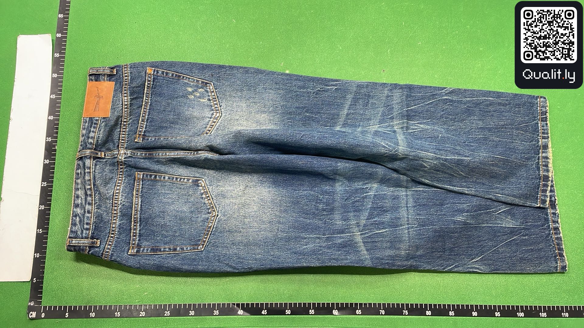 Jeansy — zdjęcie QC 3 z 8