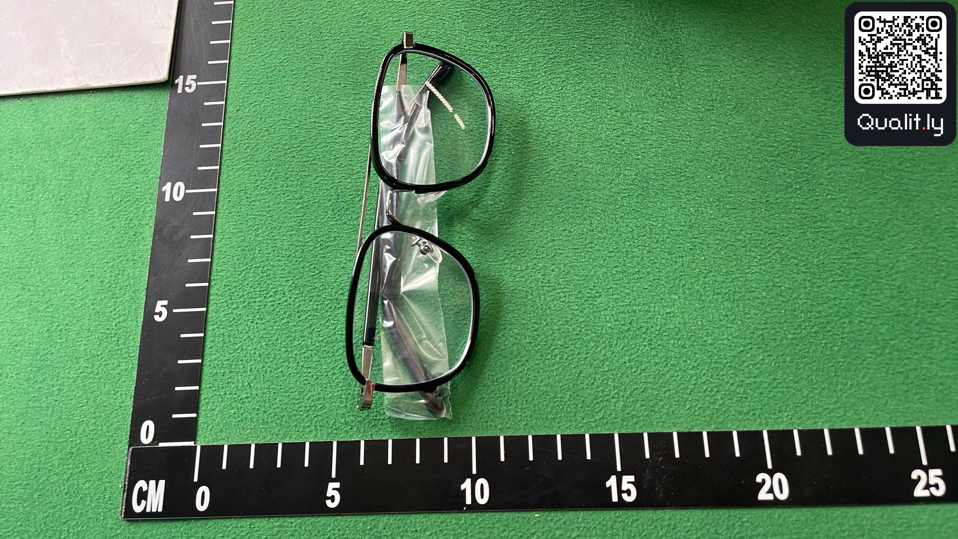 Sunglasses QC photo 3 of 141