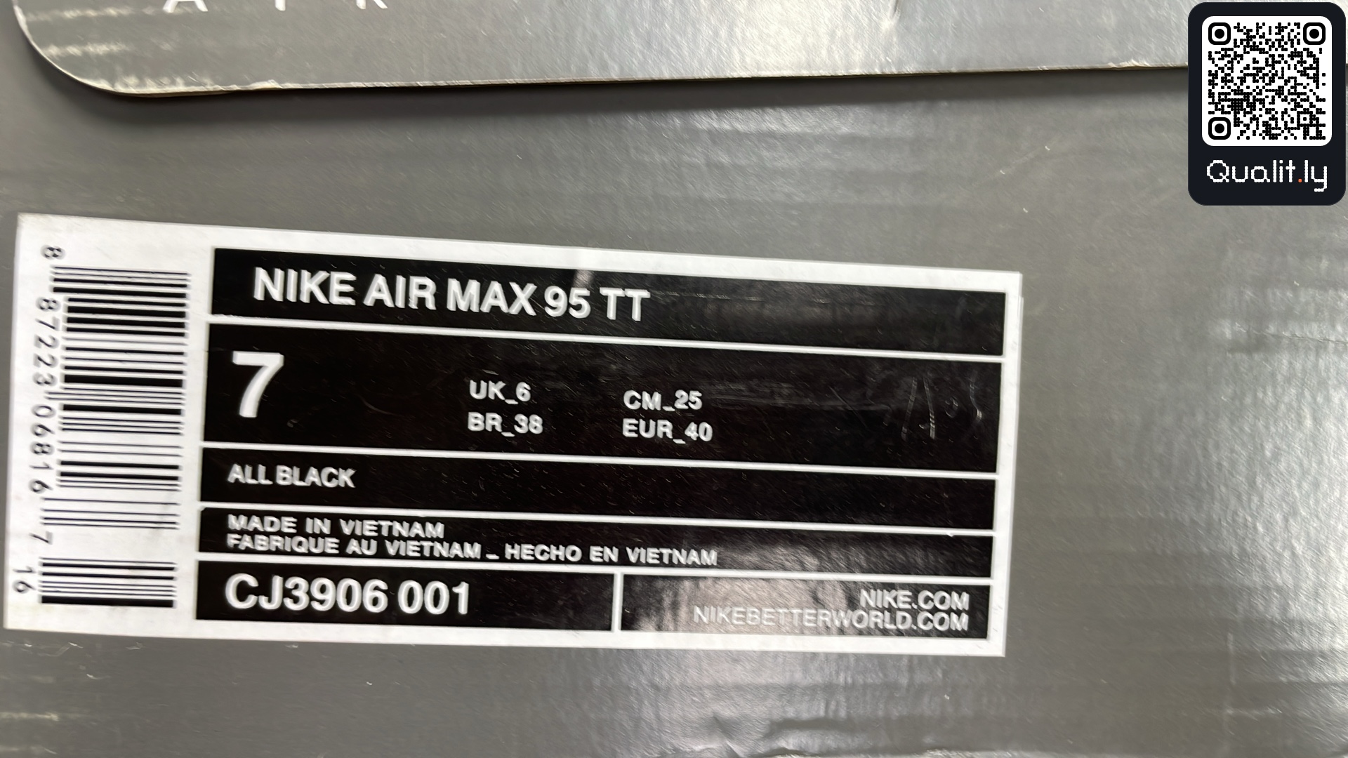 Sneakers QC photo 2 of 42