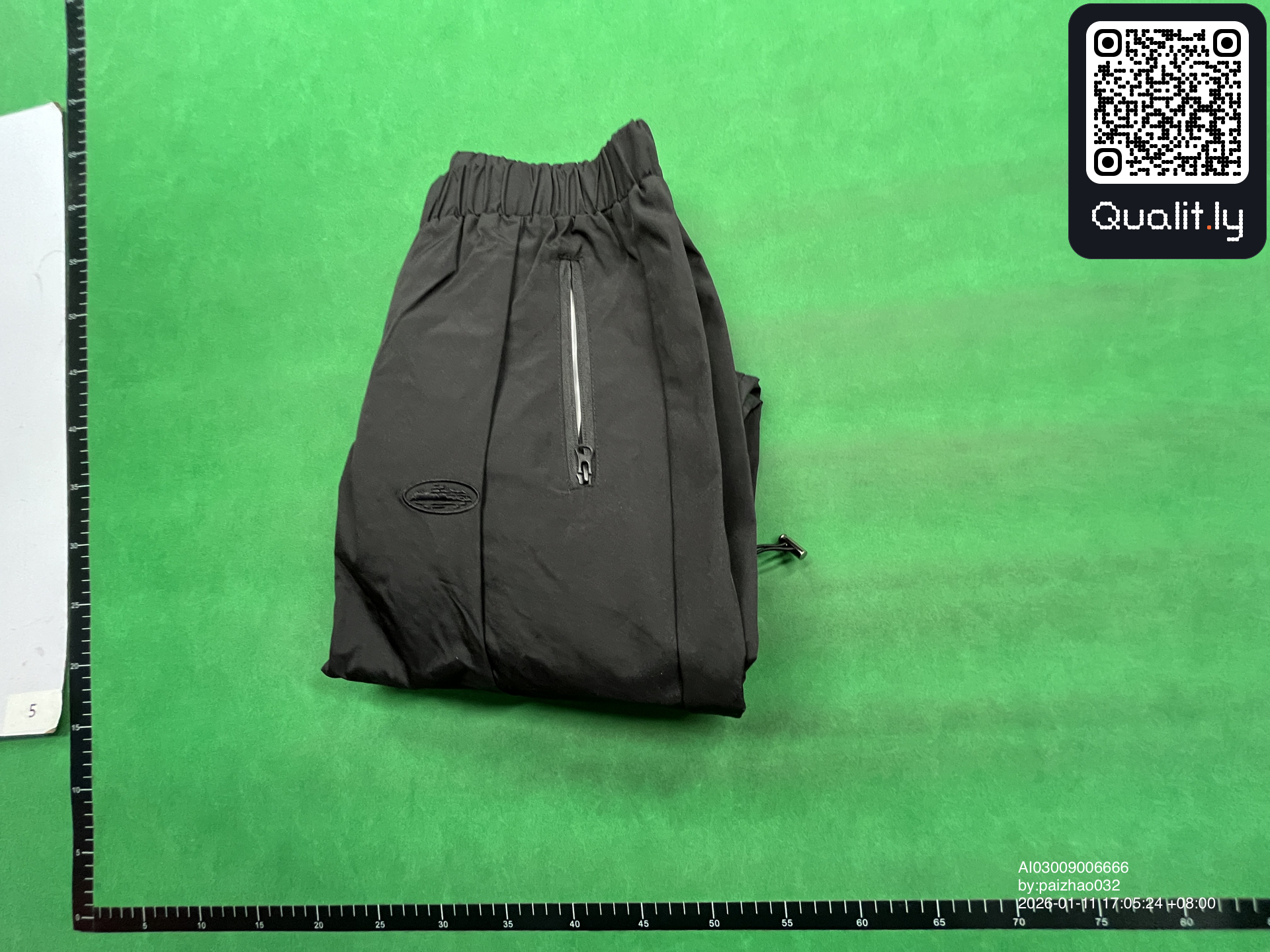 Pantaloni — fotografie QC 1 din 38