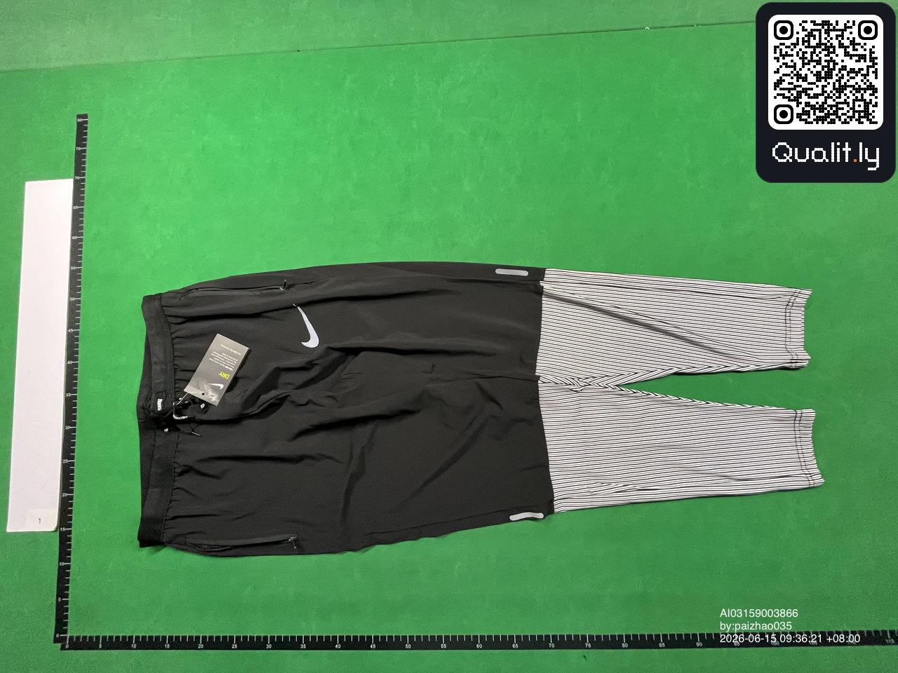 Pantaloni — fotografie QC 3 din 24
