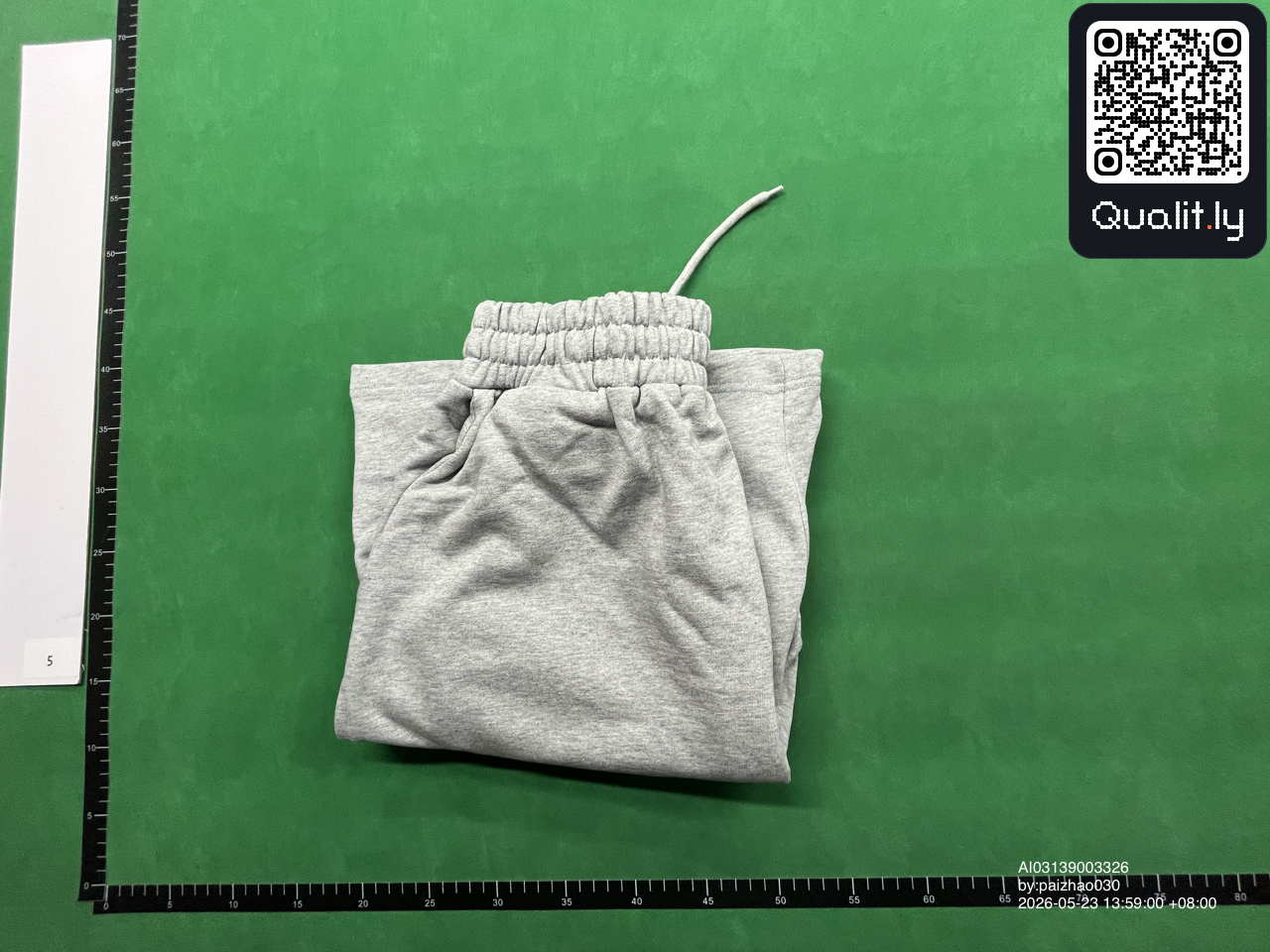 Pantaloncini — foto QC 1 di 8