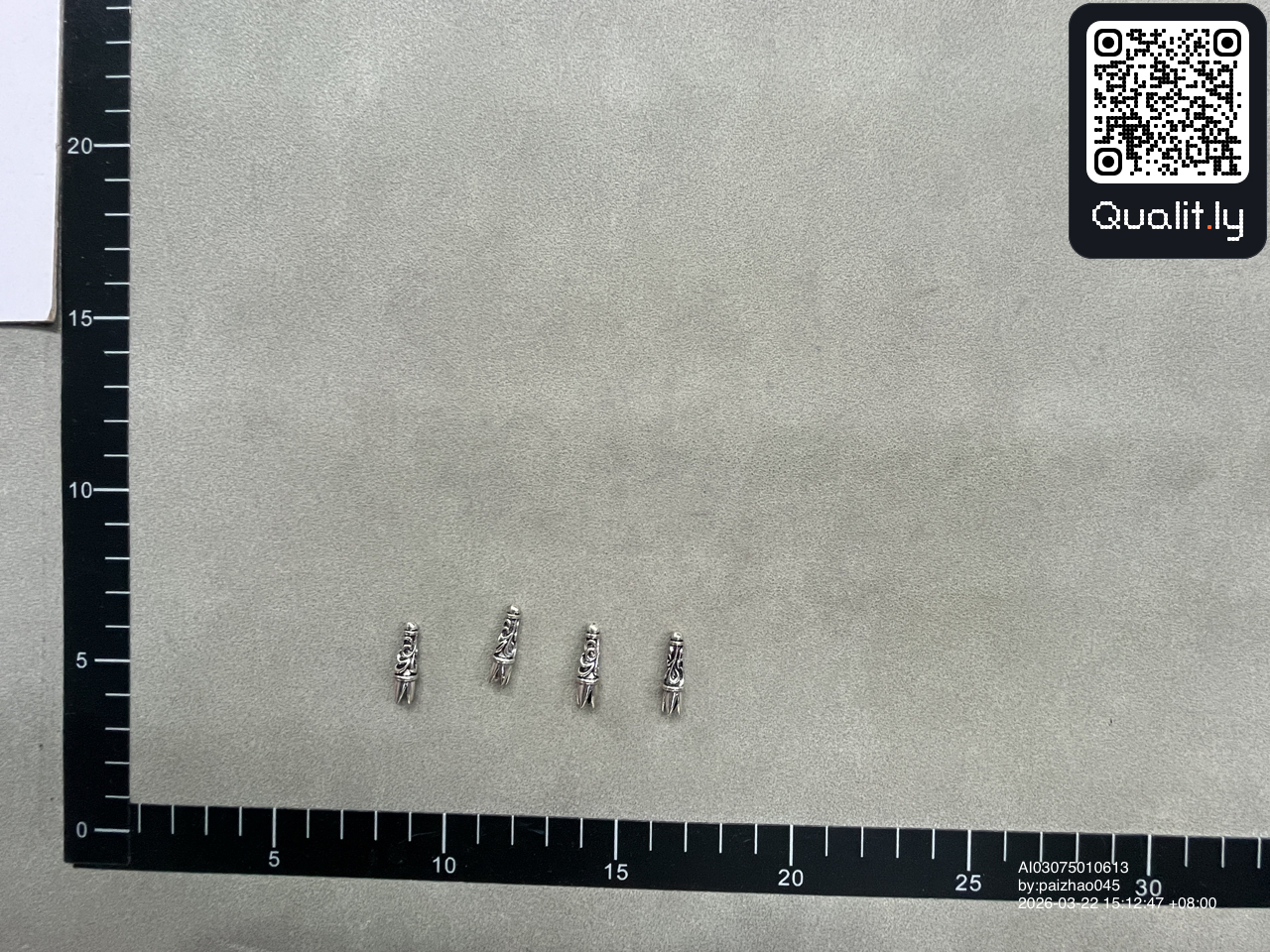Sneakers QC photo 1 of 9
