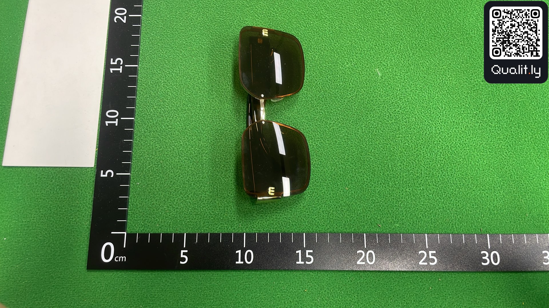 太阳镜 QC 照片 3 / 3