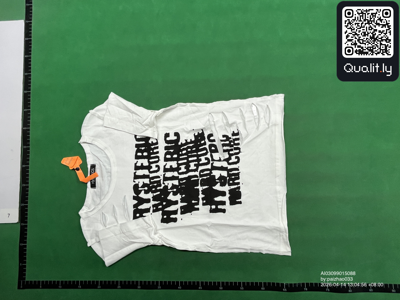 T-Shirt — QC-Foto 3 von 10