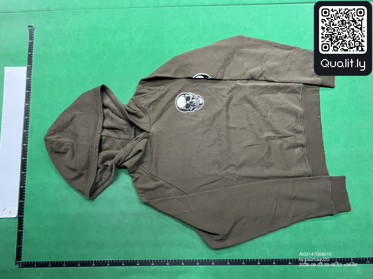 Hoodie — QC-Foto 3 von 10
