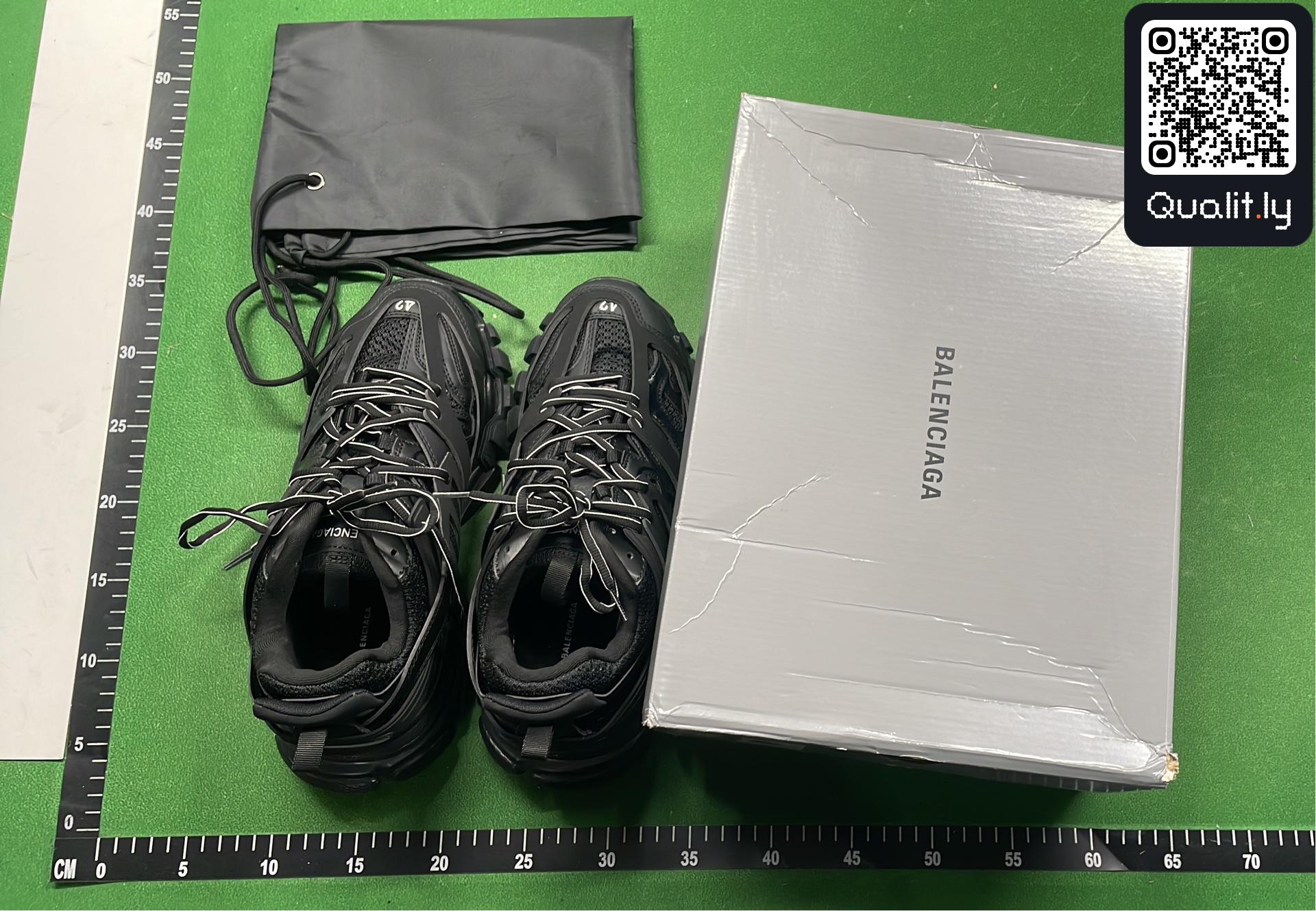 Sneakersy — zdjęcie QC 1 z 16