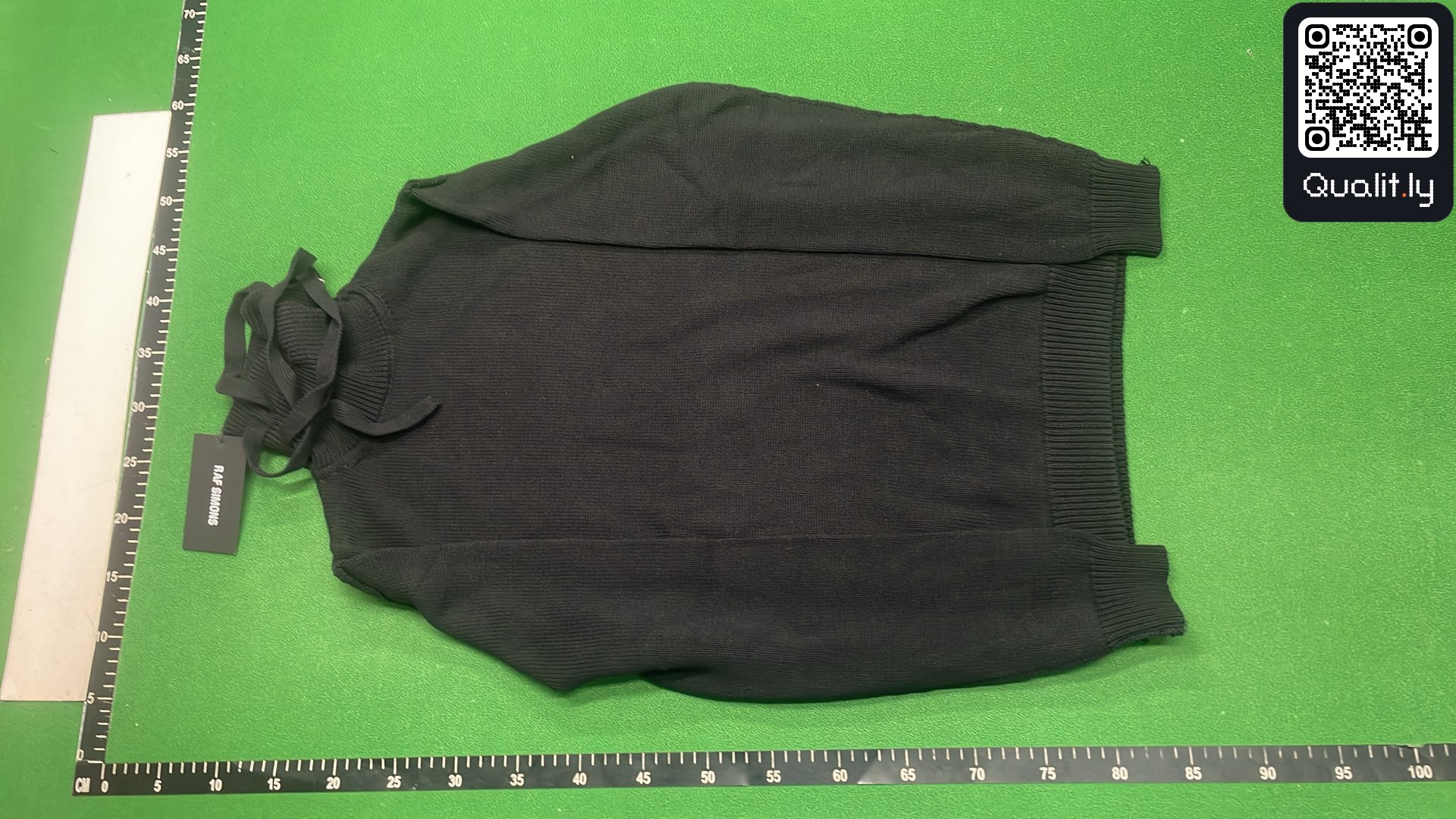Sweater QC photo 2 of 14