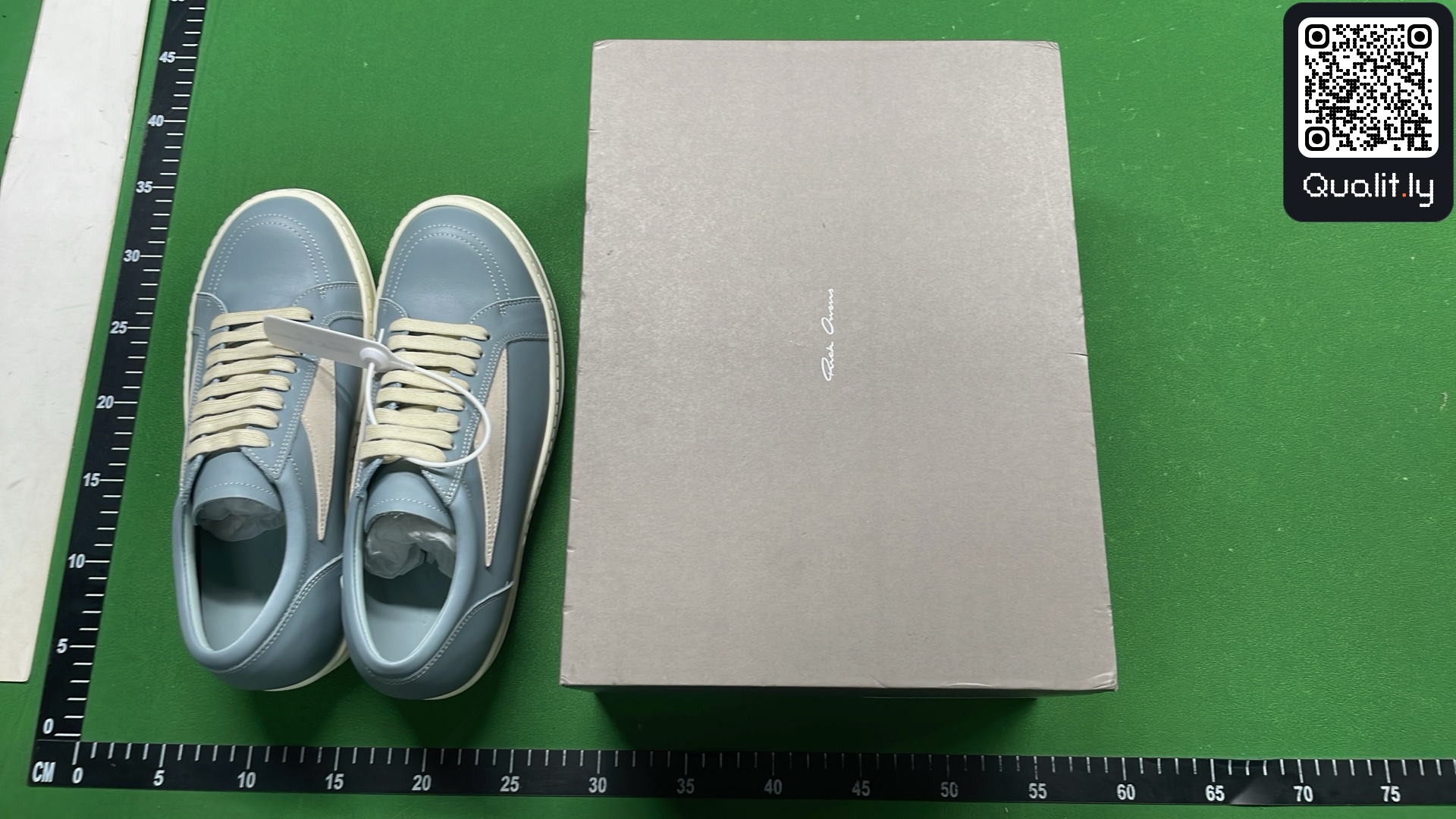 Sneakers — foto QC 1 di 6