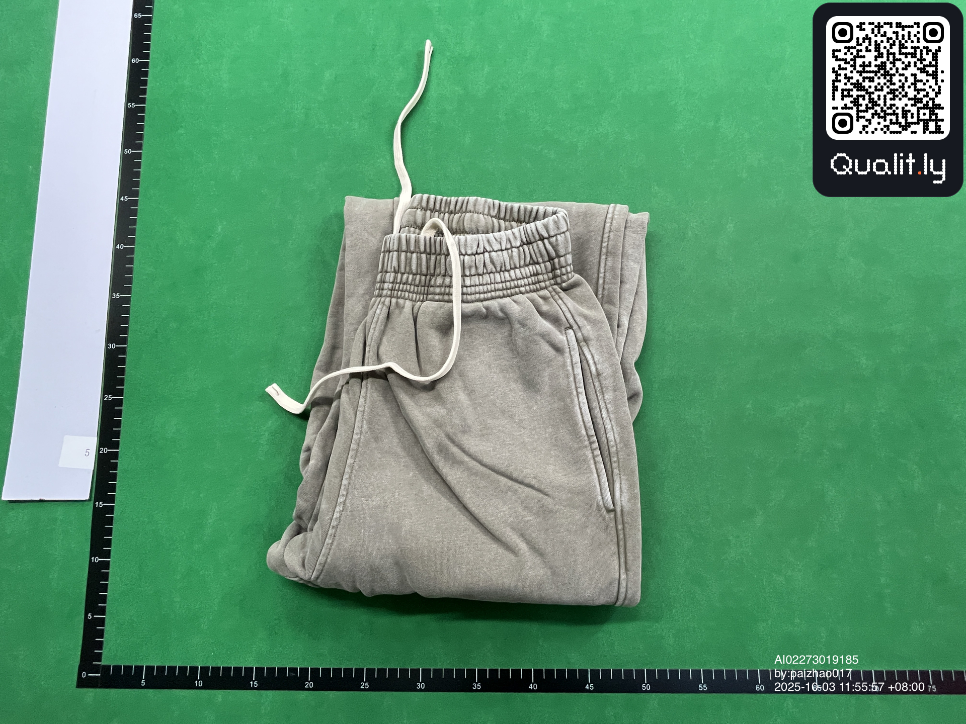 卫衣 QC 照片 1 / 8