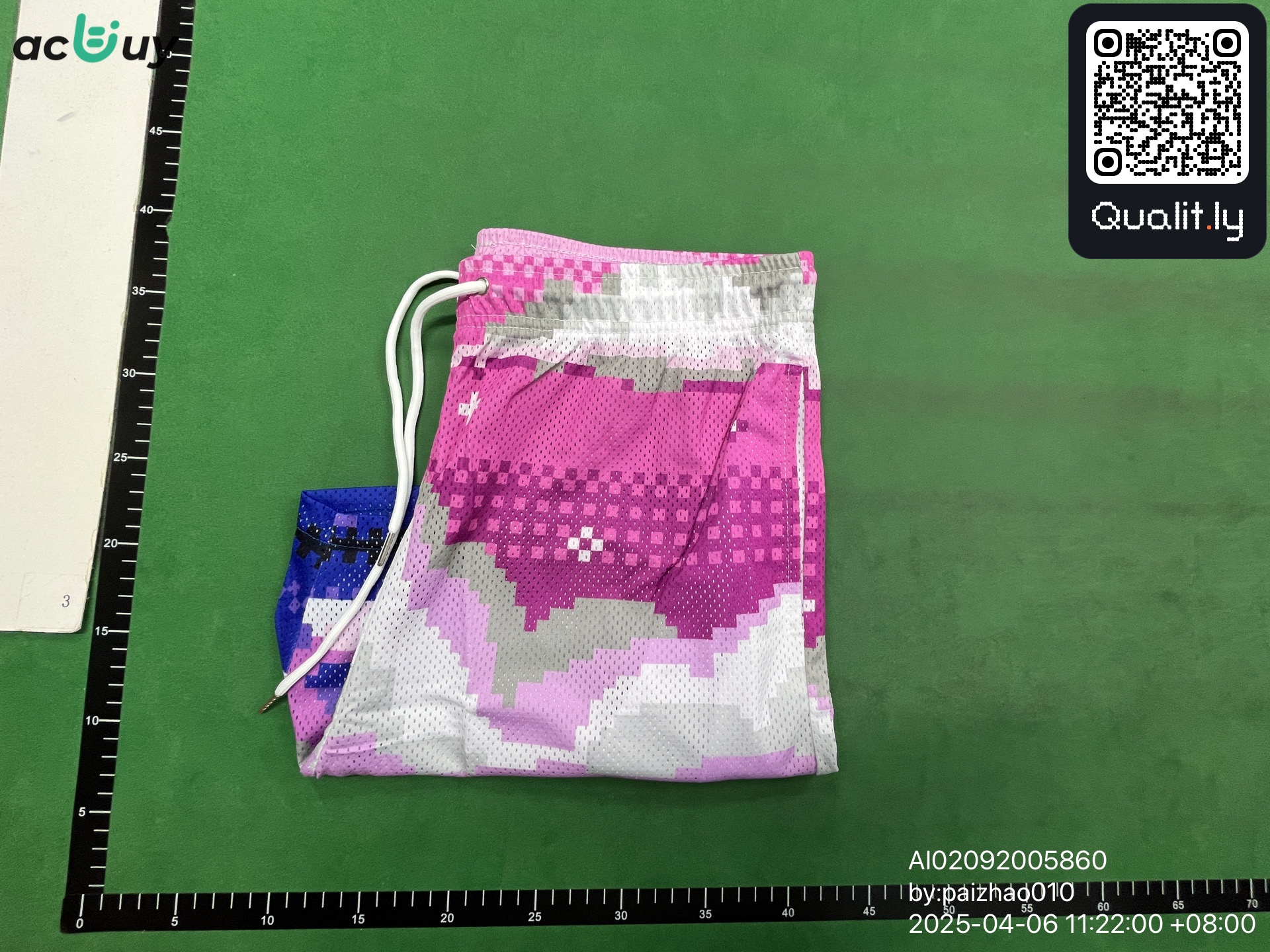 Shorts — QC-Foto 1 von 10