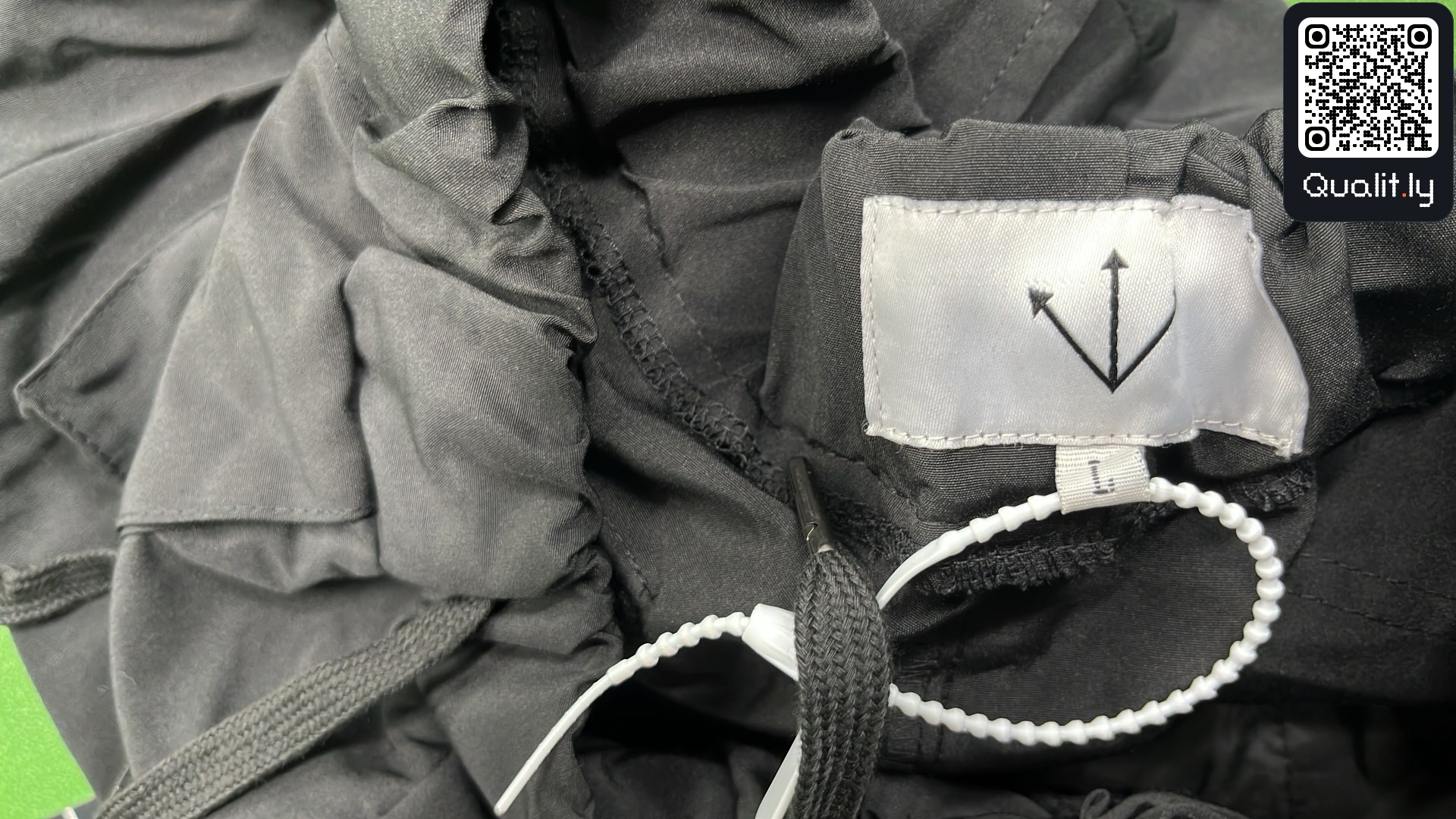 Pants QC photo 1 of 54