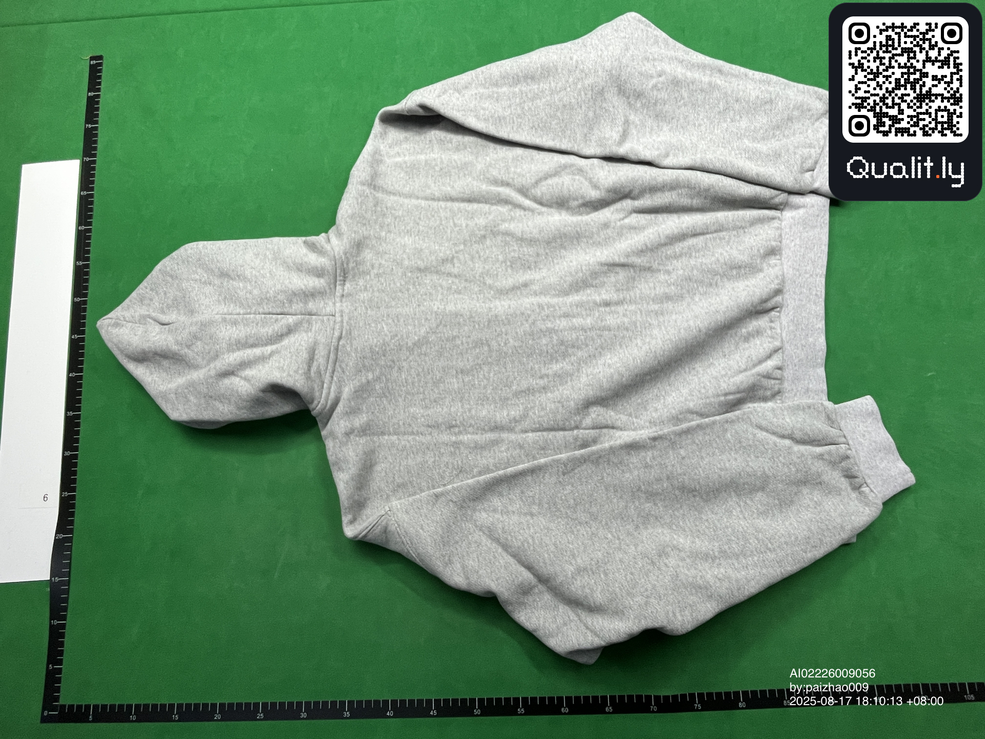 Hoodie — QC-foto 2 van 4