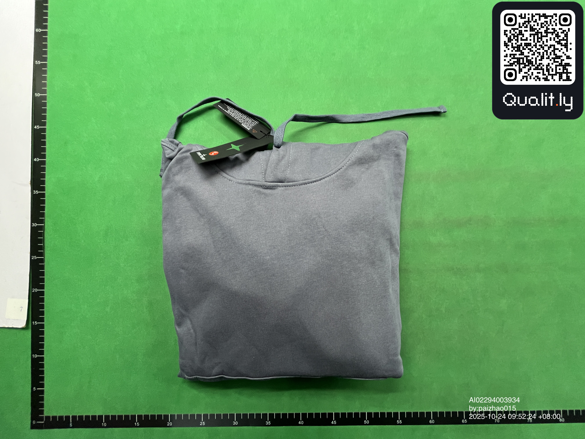 Hoodie QC photo 1 of 8