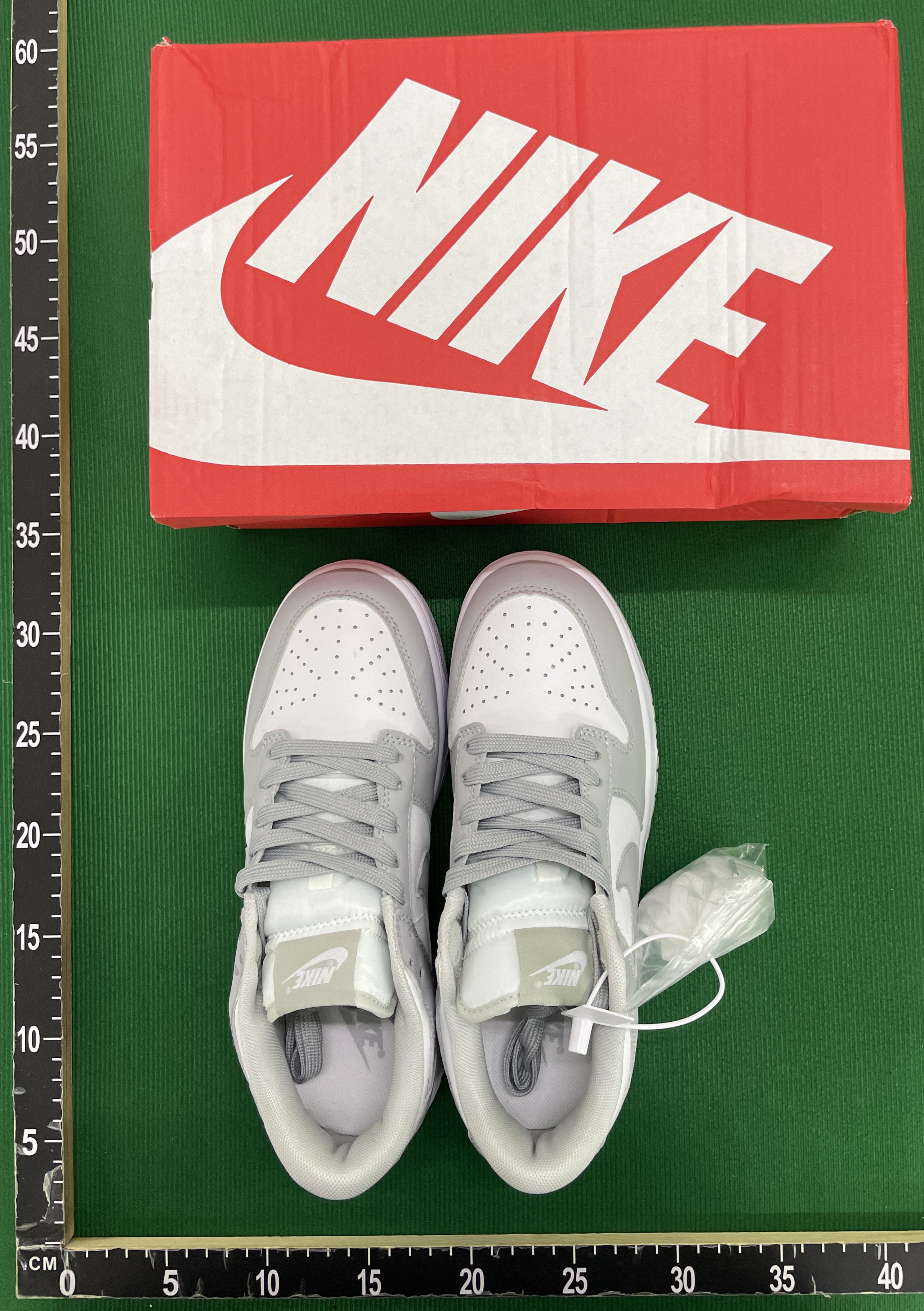 Sneakers QC photo 1 of 8