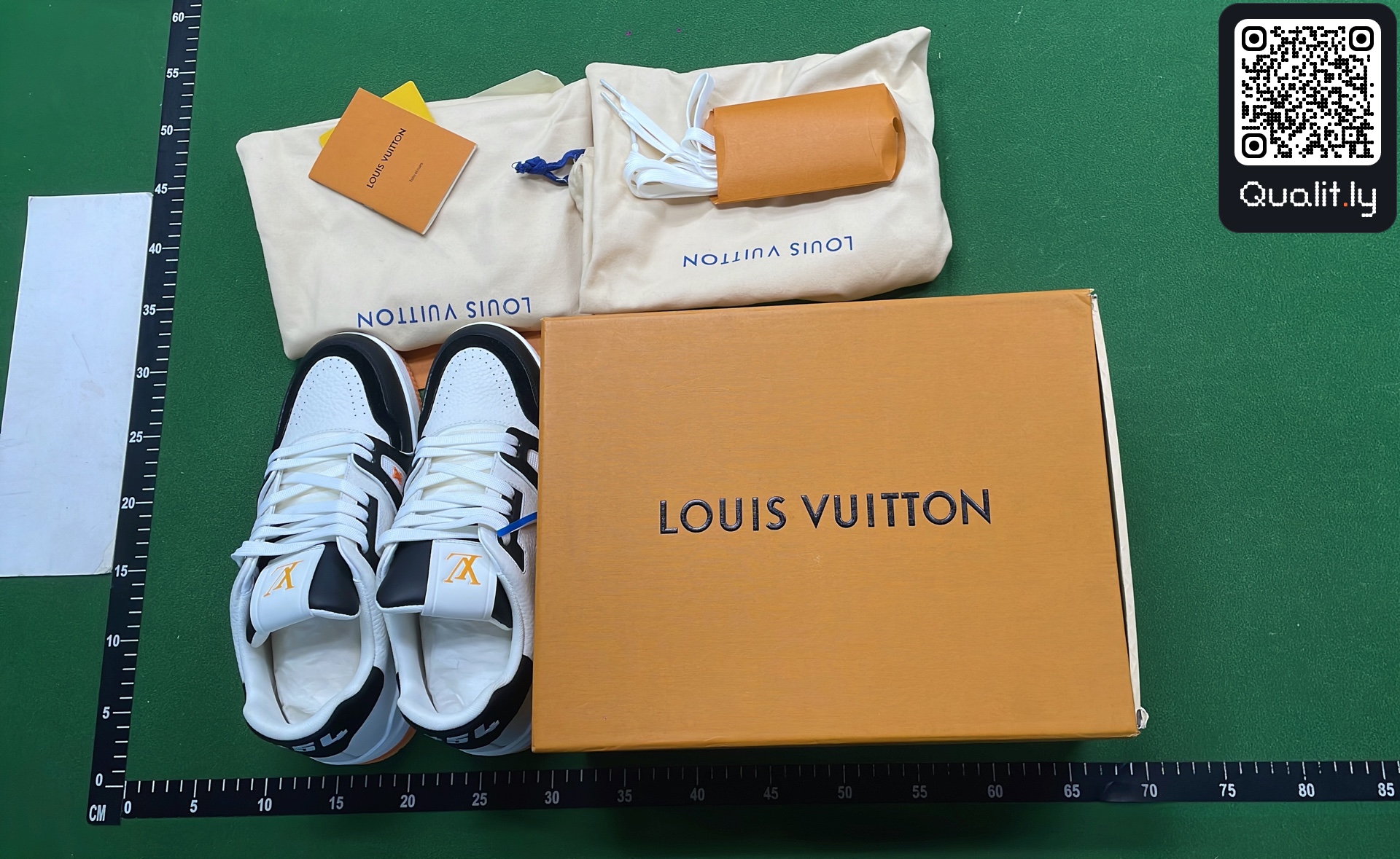 Sneakers — QC-foto 1 van 30