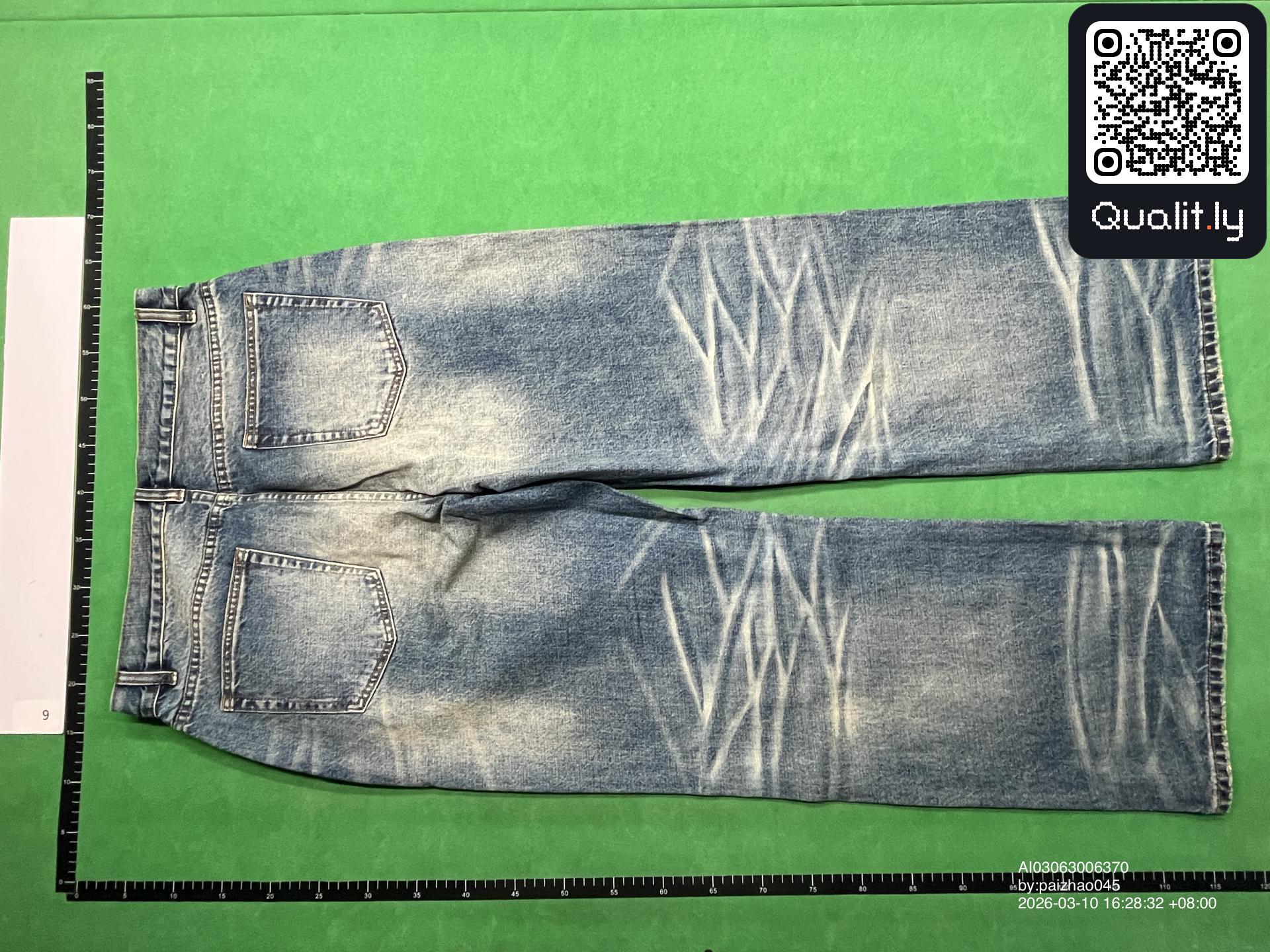 Jeans — foto QC 2 di 8