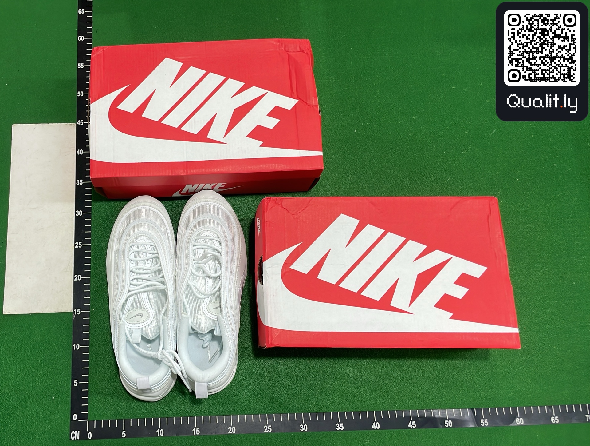 Sneakers — QC-foto 1 van 6