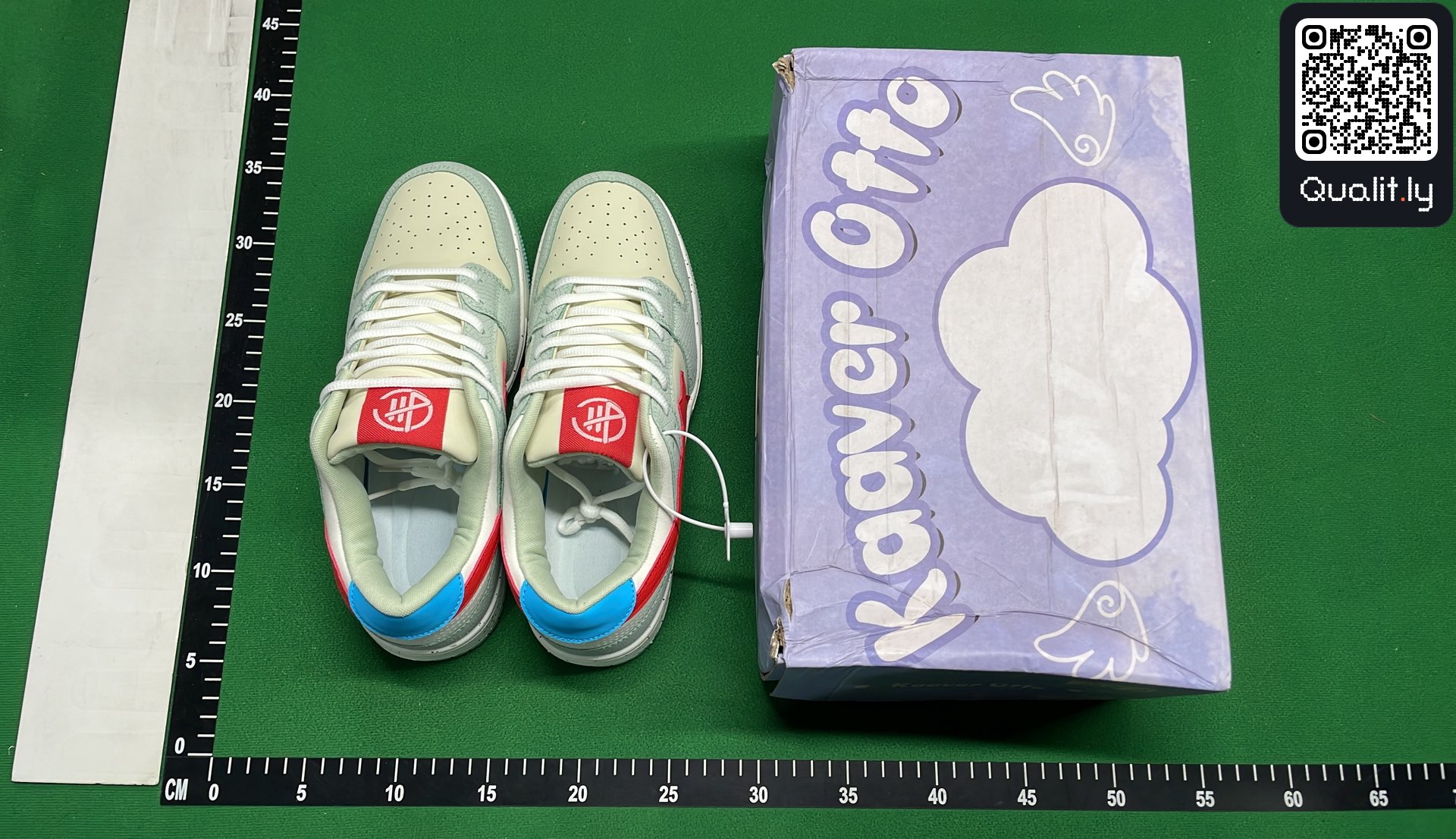 Sneakers QC photo 1 of 6