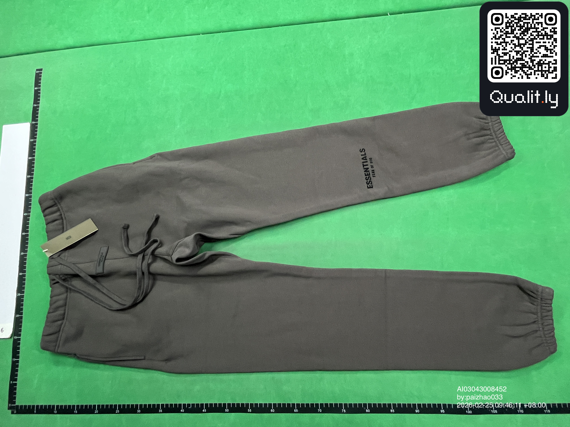 Pantaloni — foto QC 3 di 30