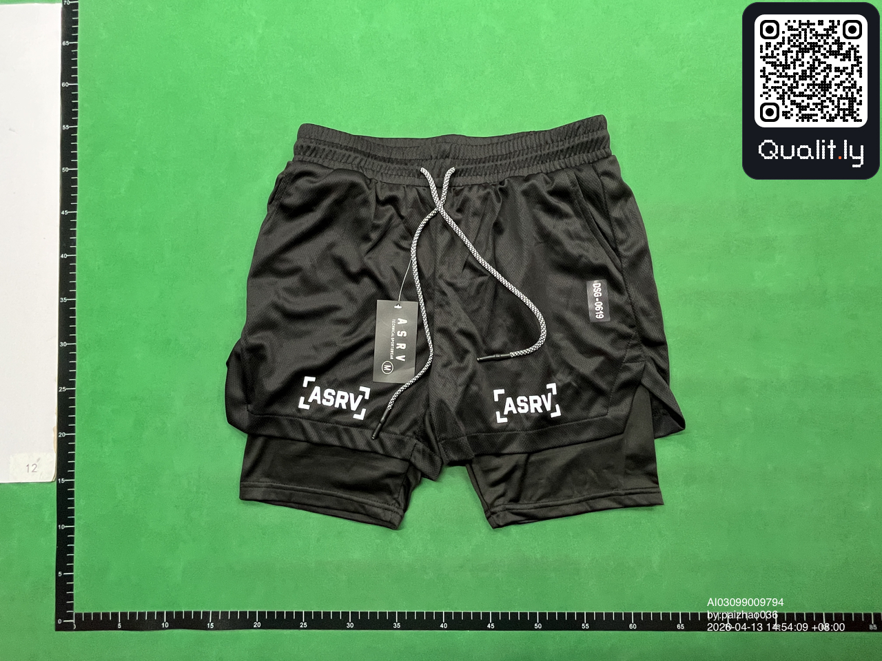 Short — photo QC 3 sur 30