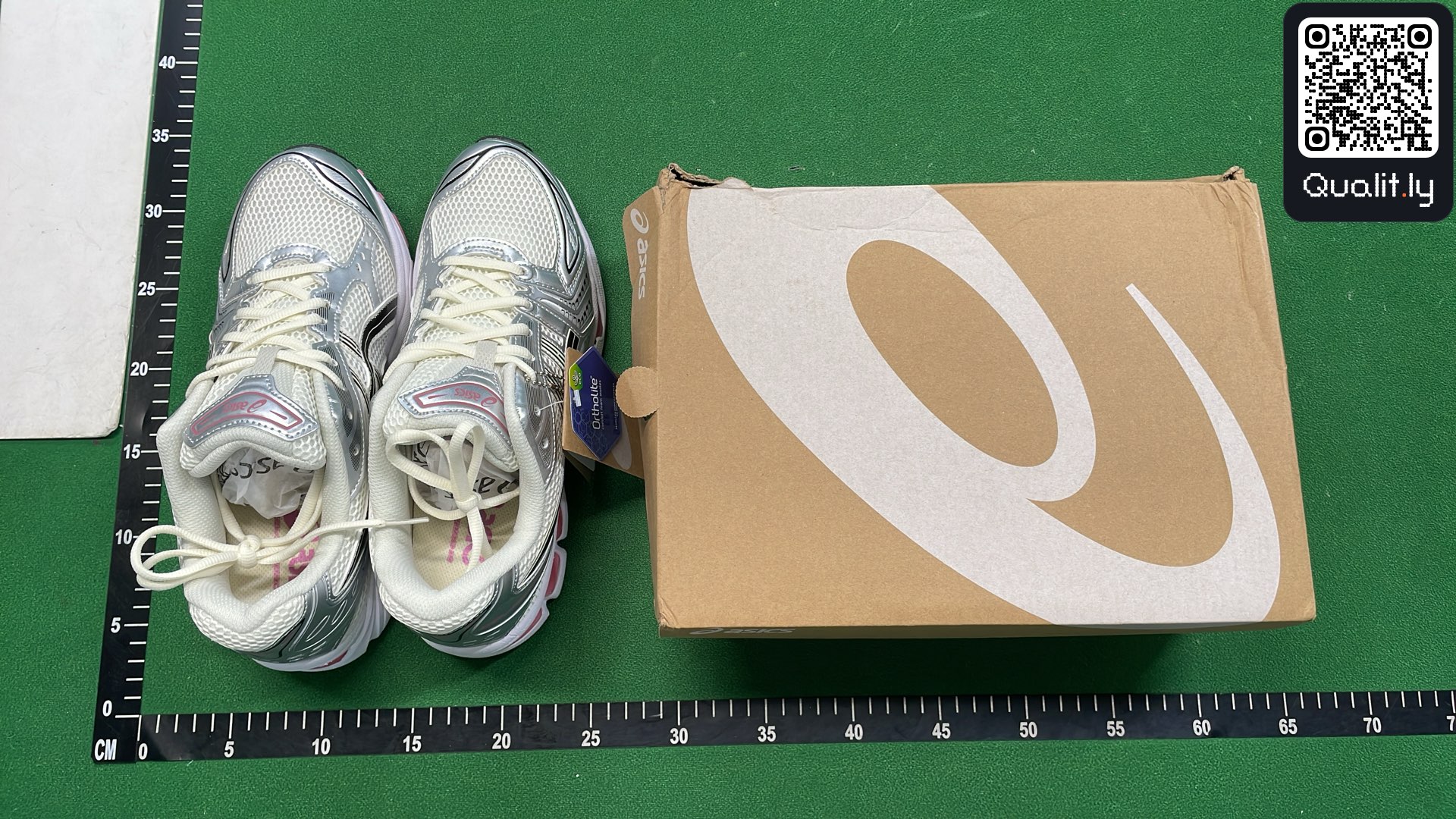 Sneakers QC photo 1 of 12