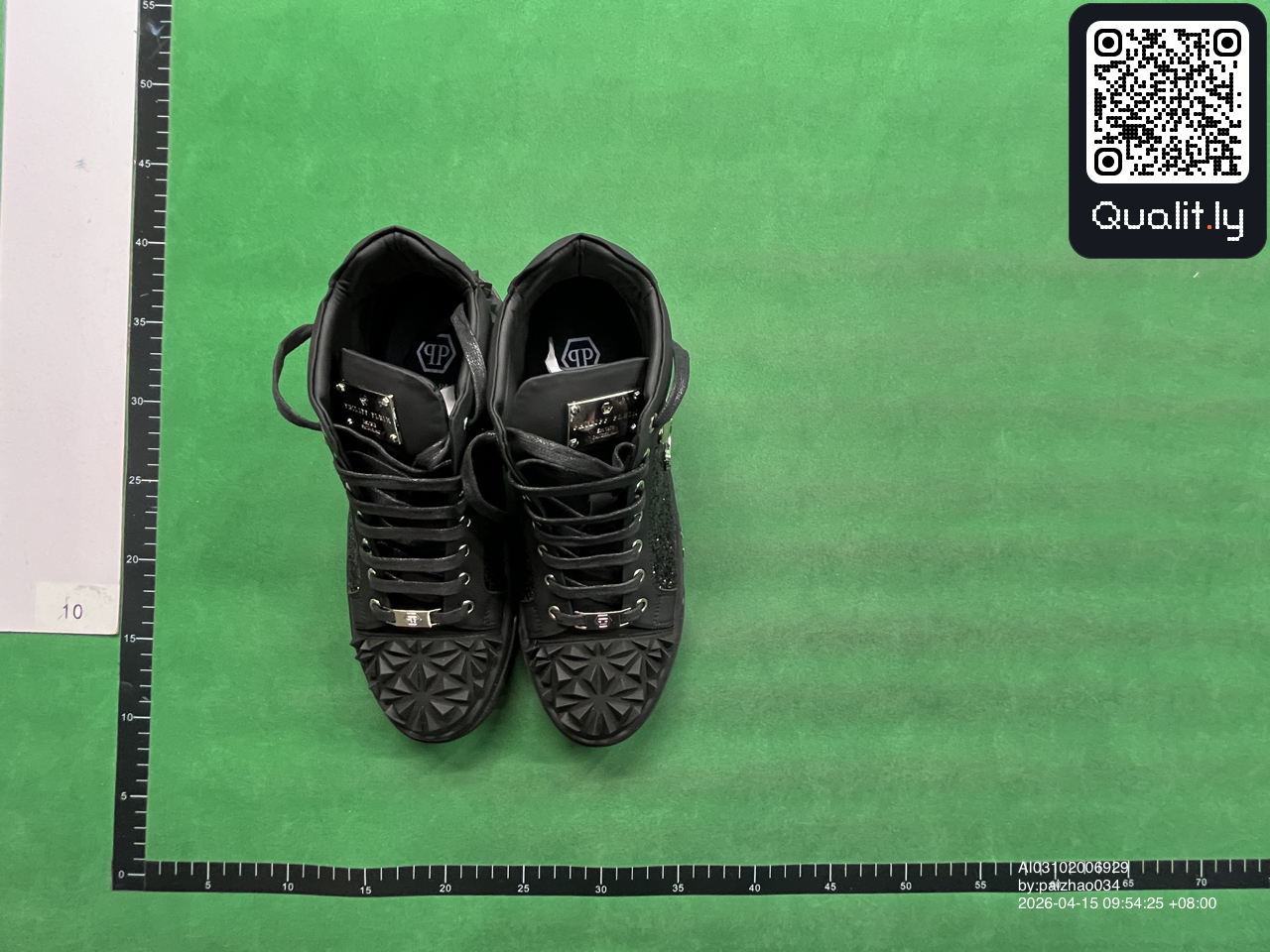 球鞋 QC 照片 2 / 36