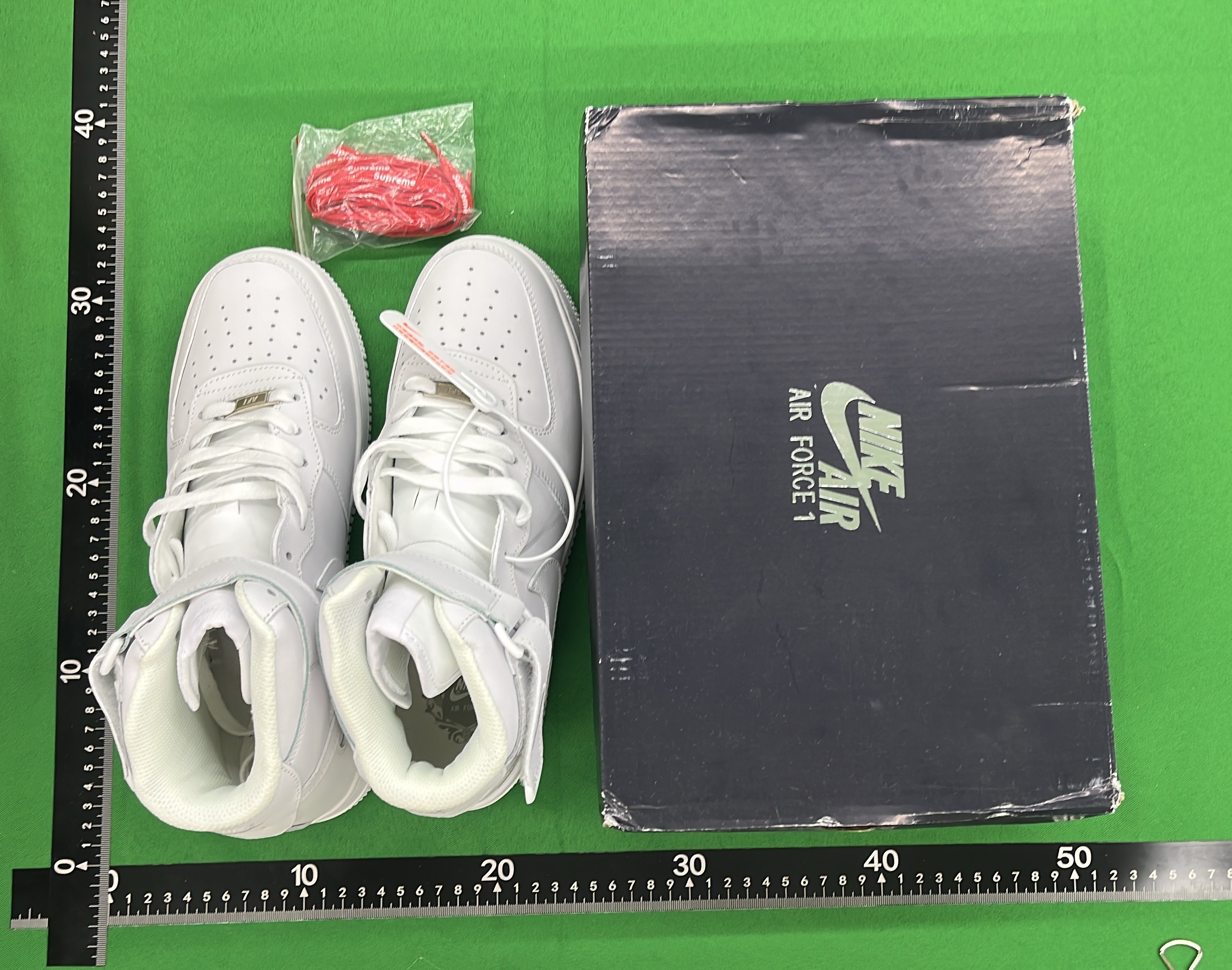 Sneaker — QC-Foto 2 von 29