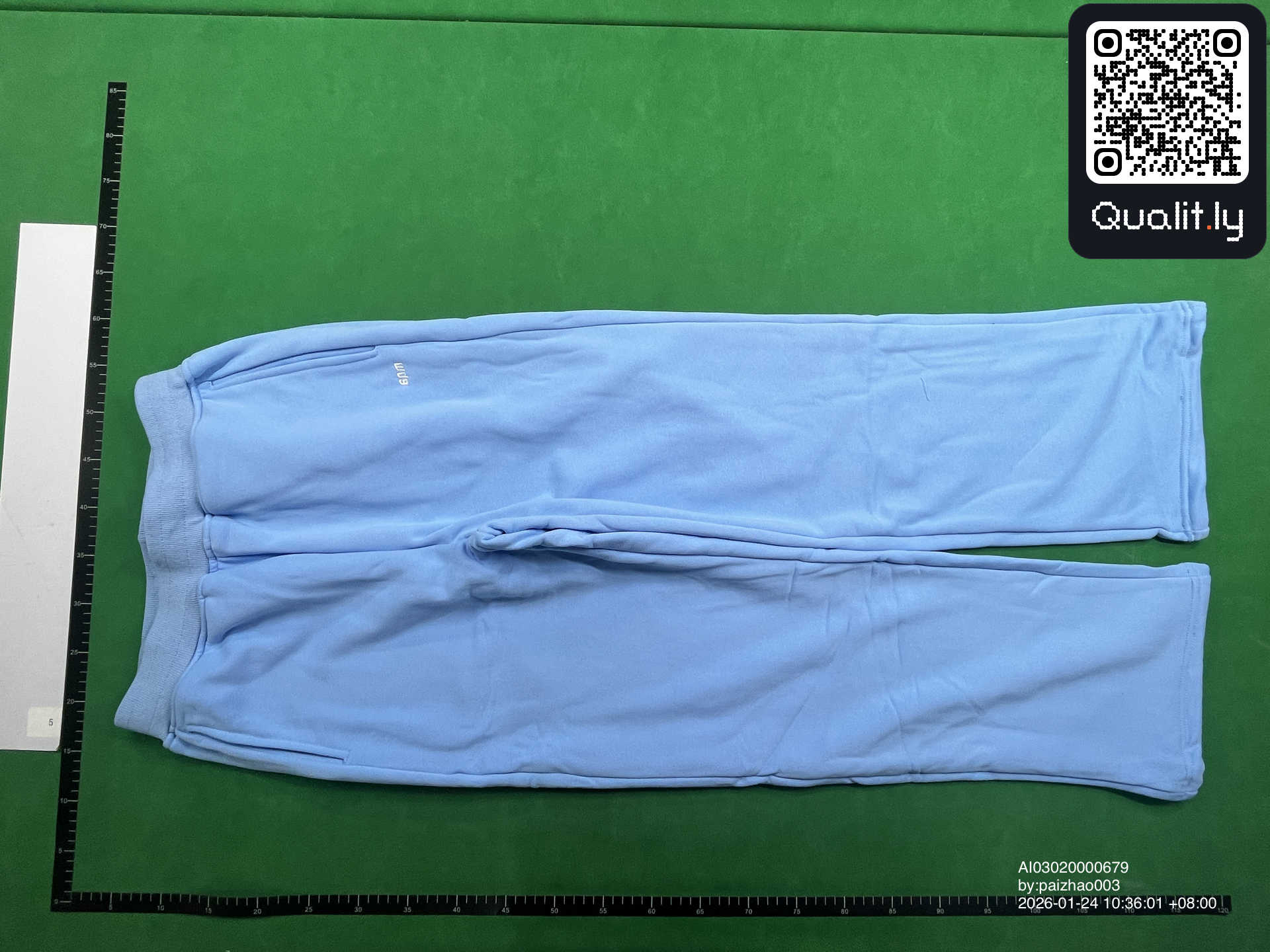 Hoodie QC photo 3 of 141