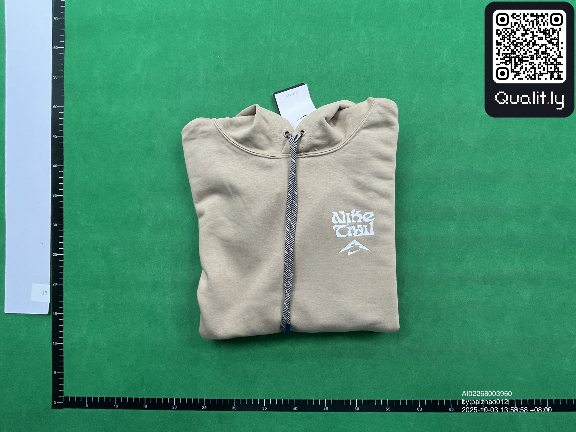 Sudadera con capucha — foto QC 1 de 4