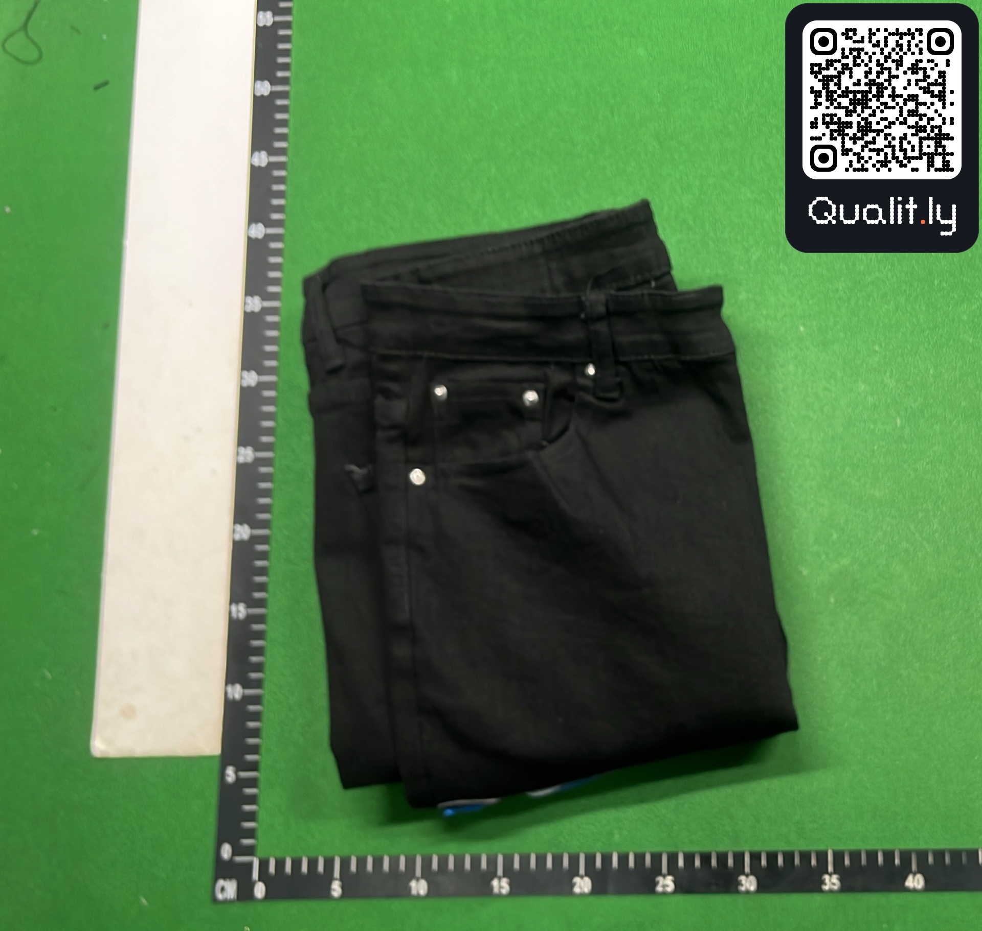 牛仔裤 QC 照片 3 / 15