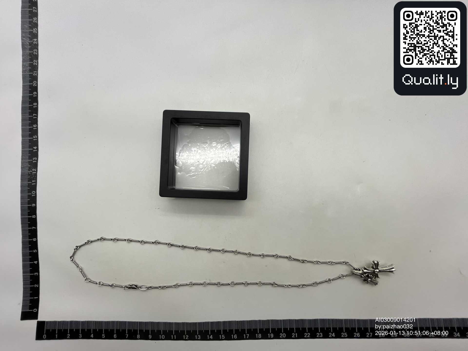 毛衣 QC 照片 1 / 3