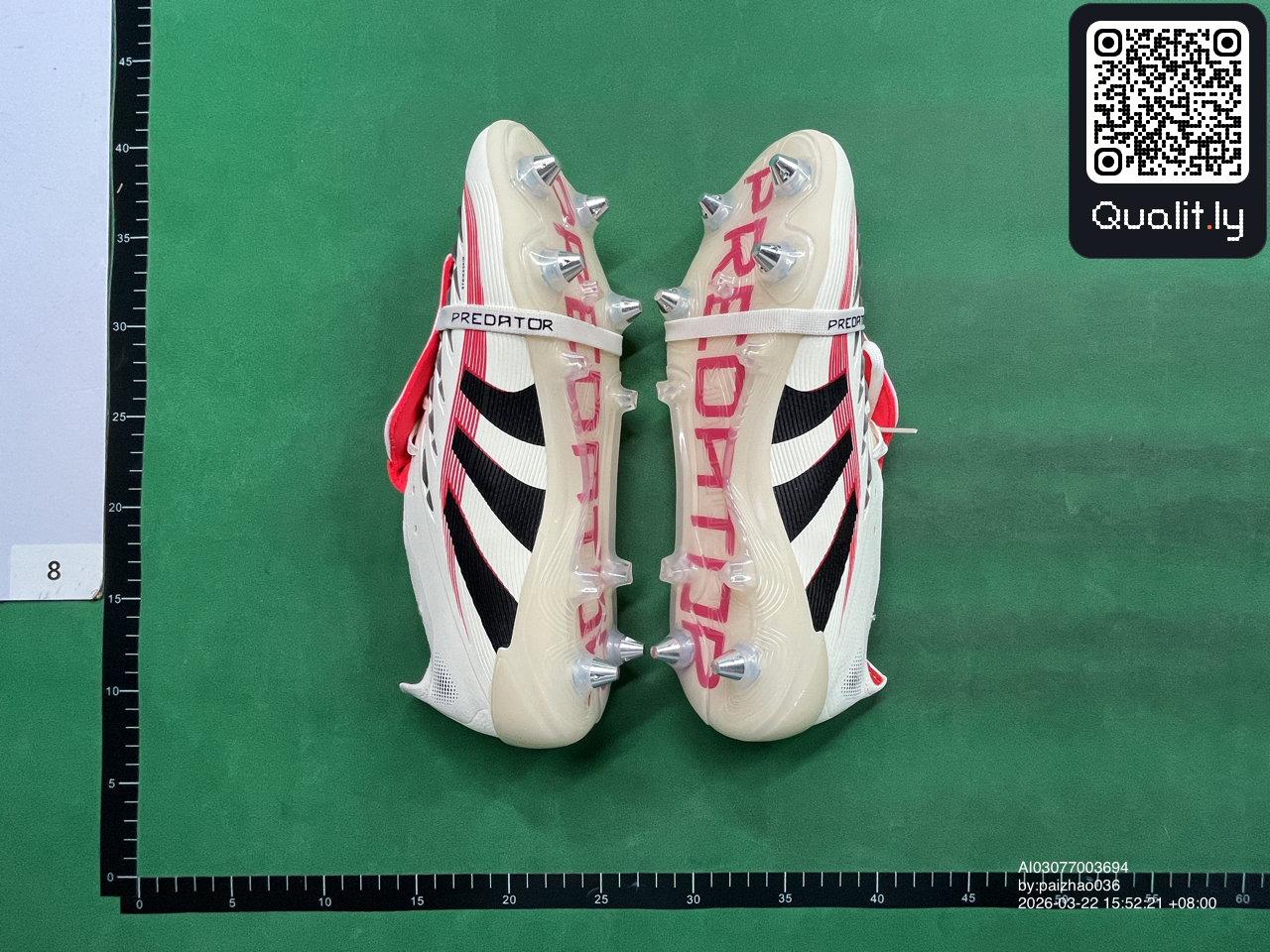 Sneakers — QC-foto 3 van 6