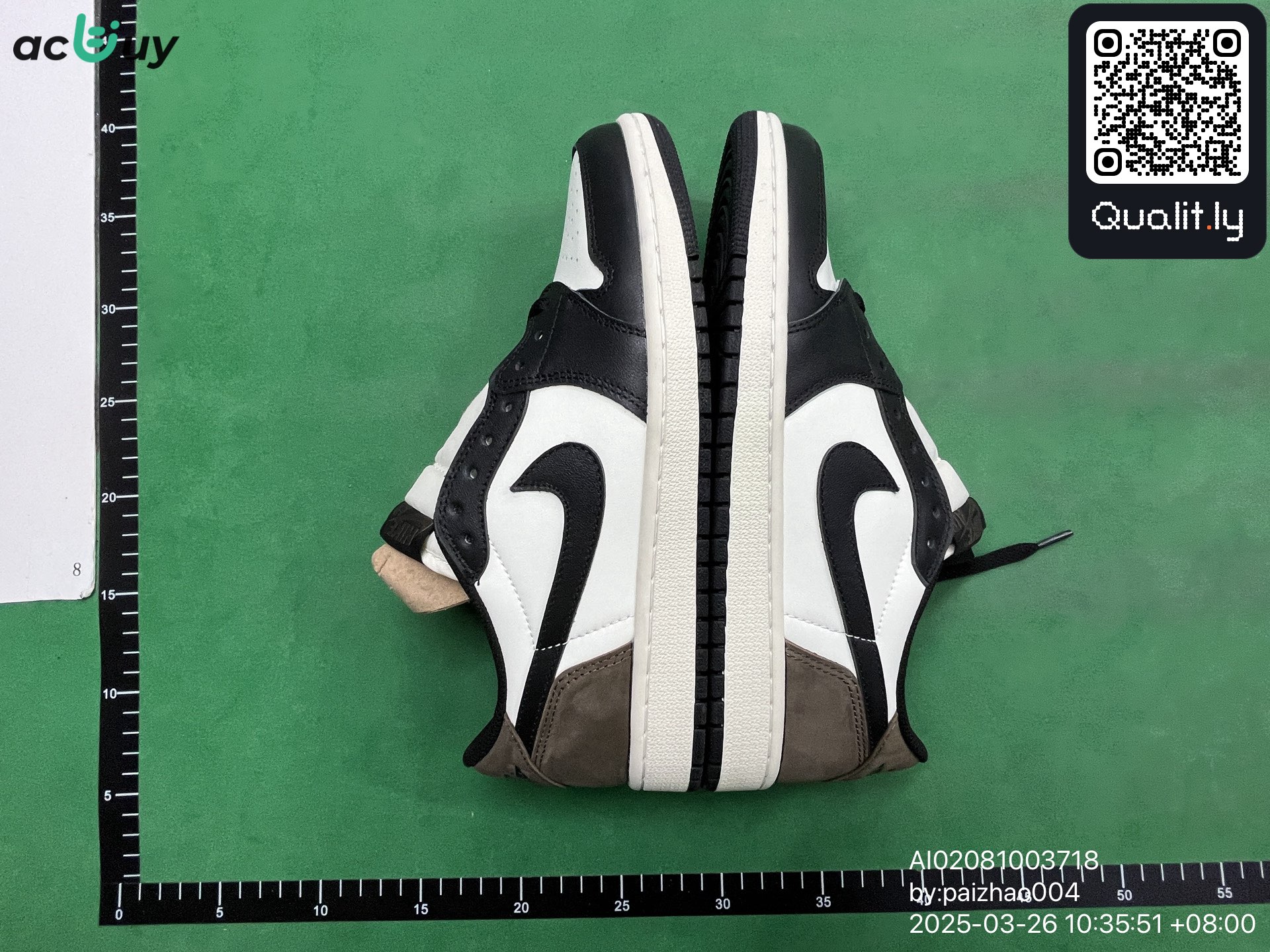 Sneakers QC photo 2 of 6