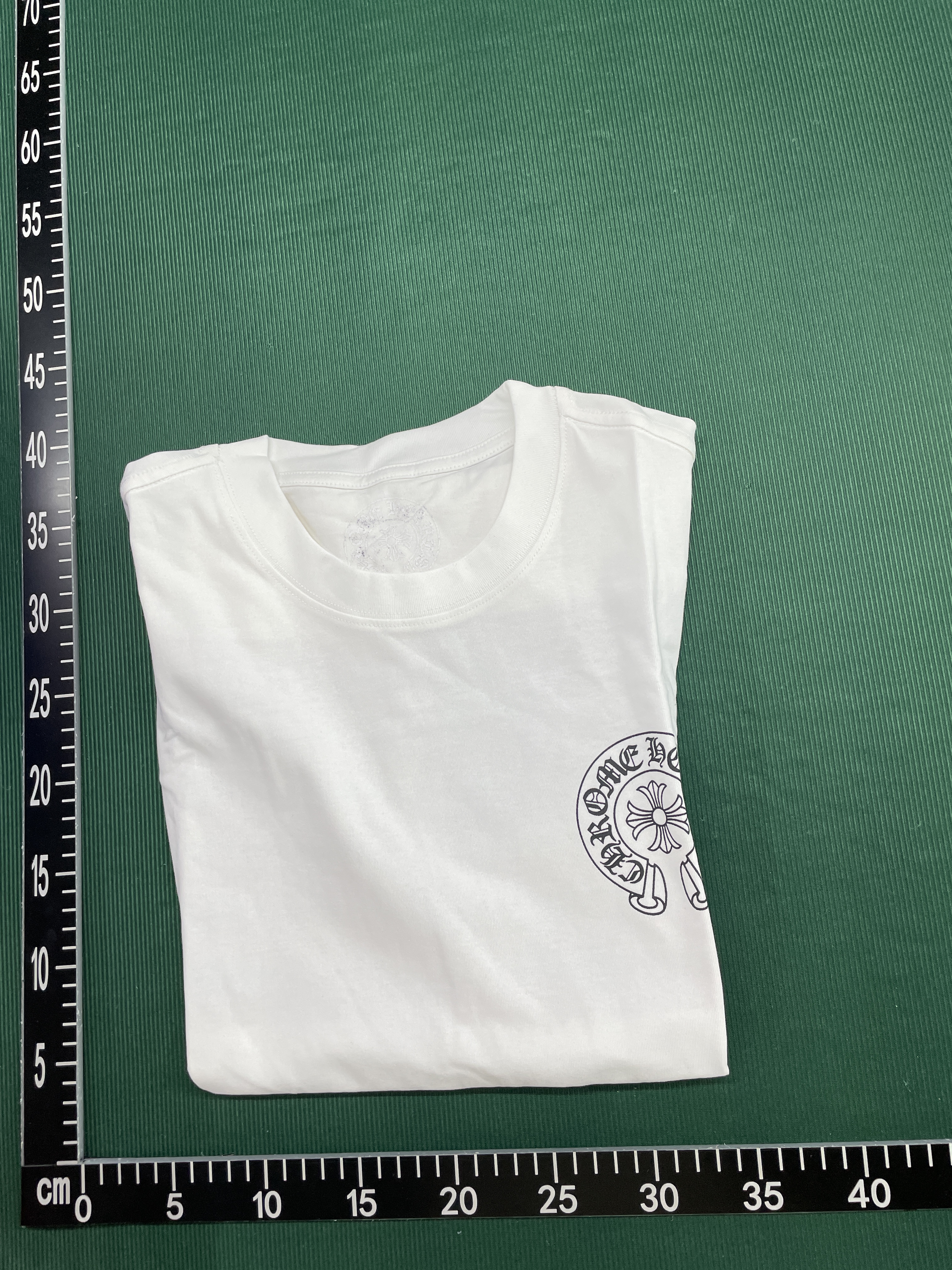 T-shirt — foto QC 1 de 30