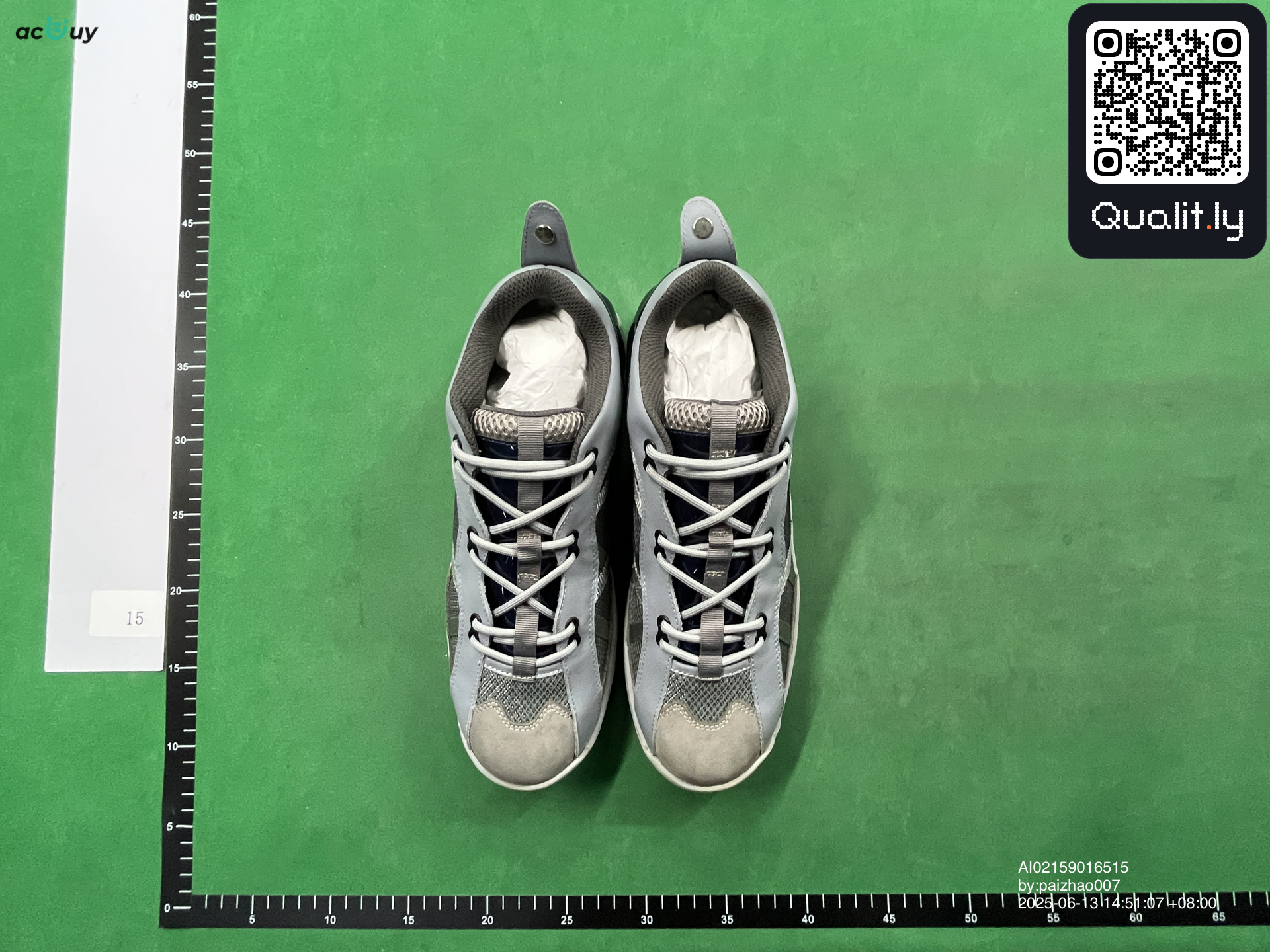 Sneaker — QC-Foto 1 von 6