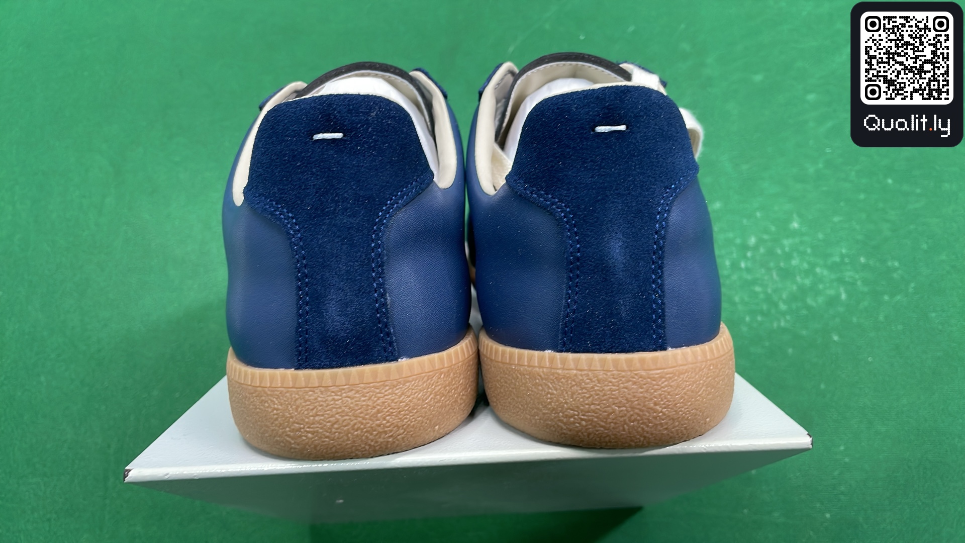 Sneakers — QC-foto 3 van 12