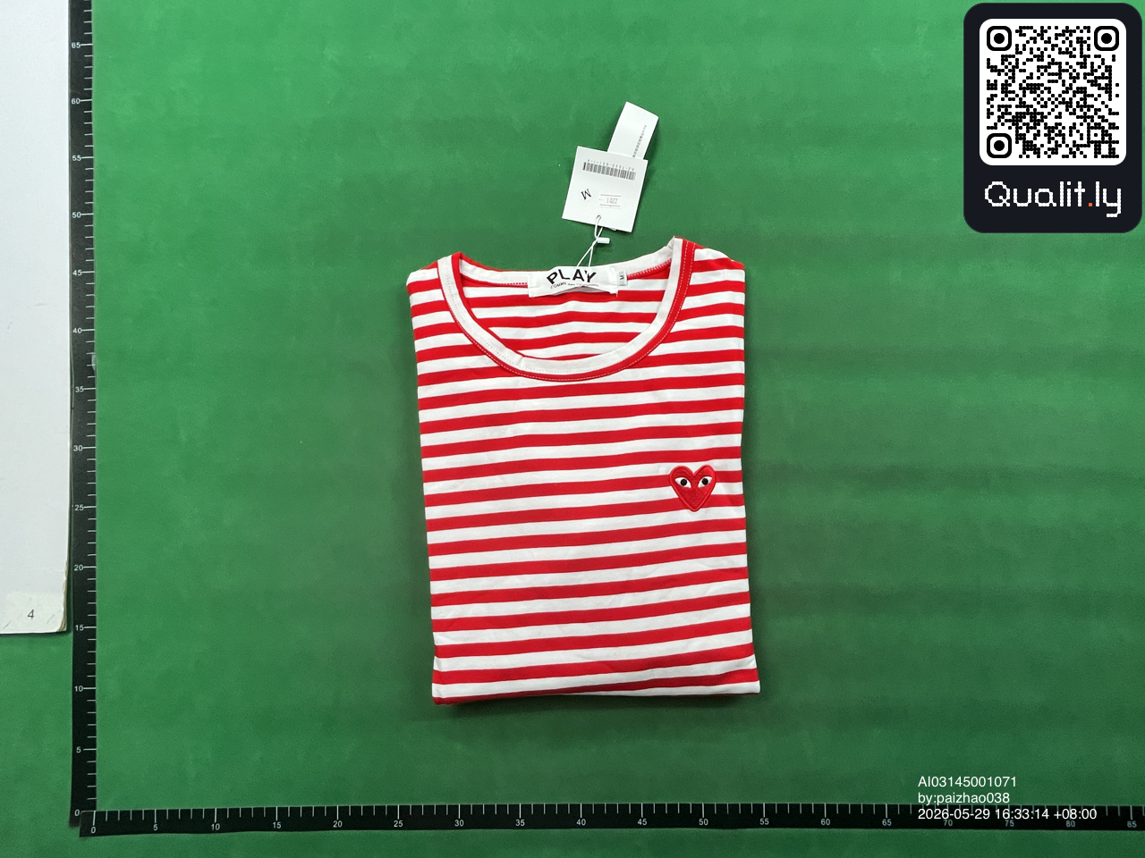 Tricou — fotografie QC 1 din 4